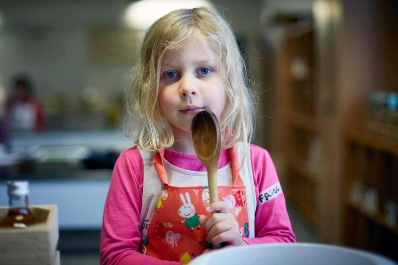 Madspildsskolen blæser til kamp mod spild i fem danske byer