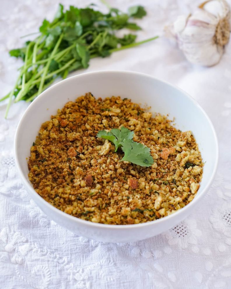 Würziges Paniermehl aus altem Brot