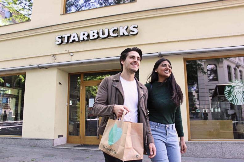 Starbucks rettet mit Too Good To Go Kaffee und Snacks vor der Verschwendung