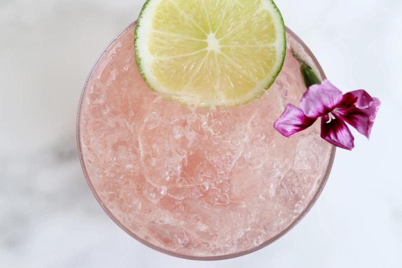 Le cocktail au gin et à la rhubarbe