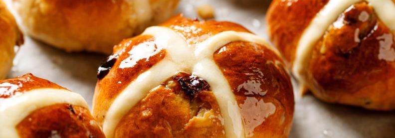 8 ways to upcycle hot cross buns