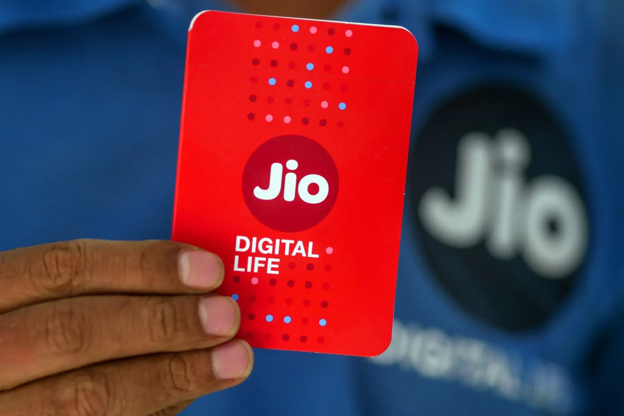 Reliance Jio plans to expand, launch AI initiatives, and go public in early 2026 icon