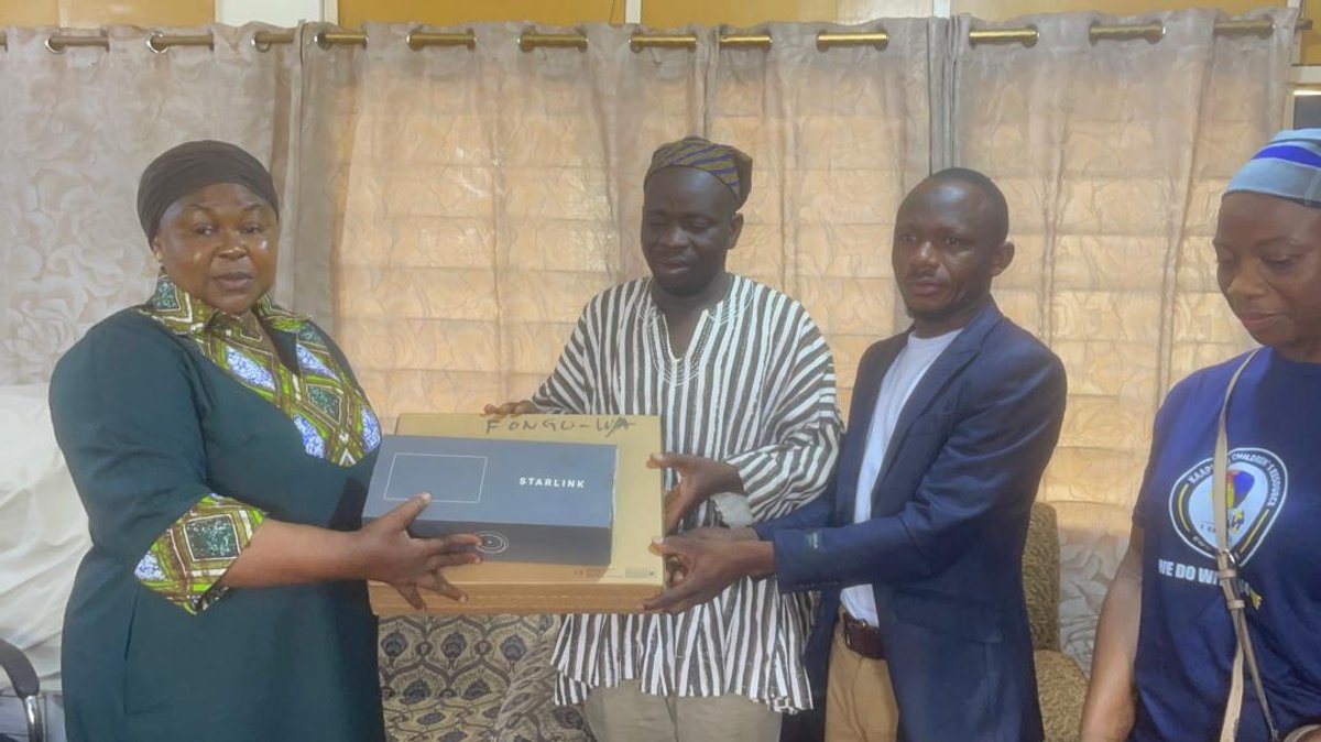 Starlink box labeled FONGU-WA handed over to school representative
