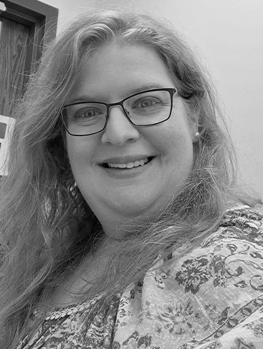 Photo of Dr. Sara Davis-Leonard