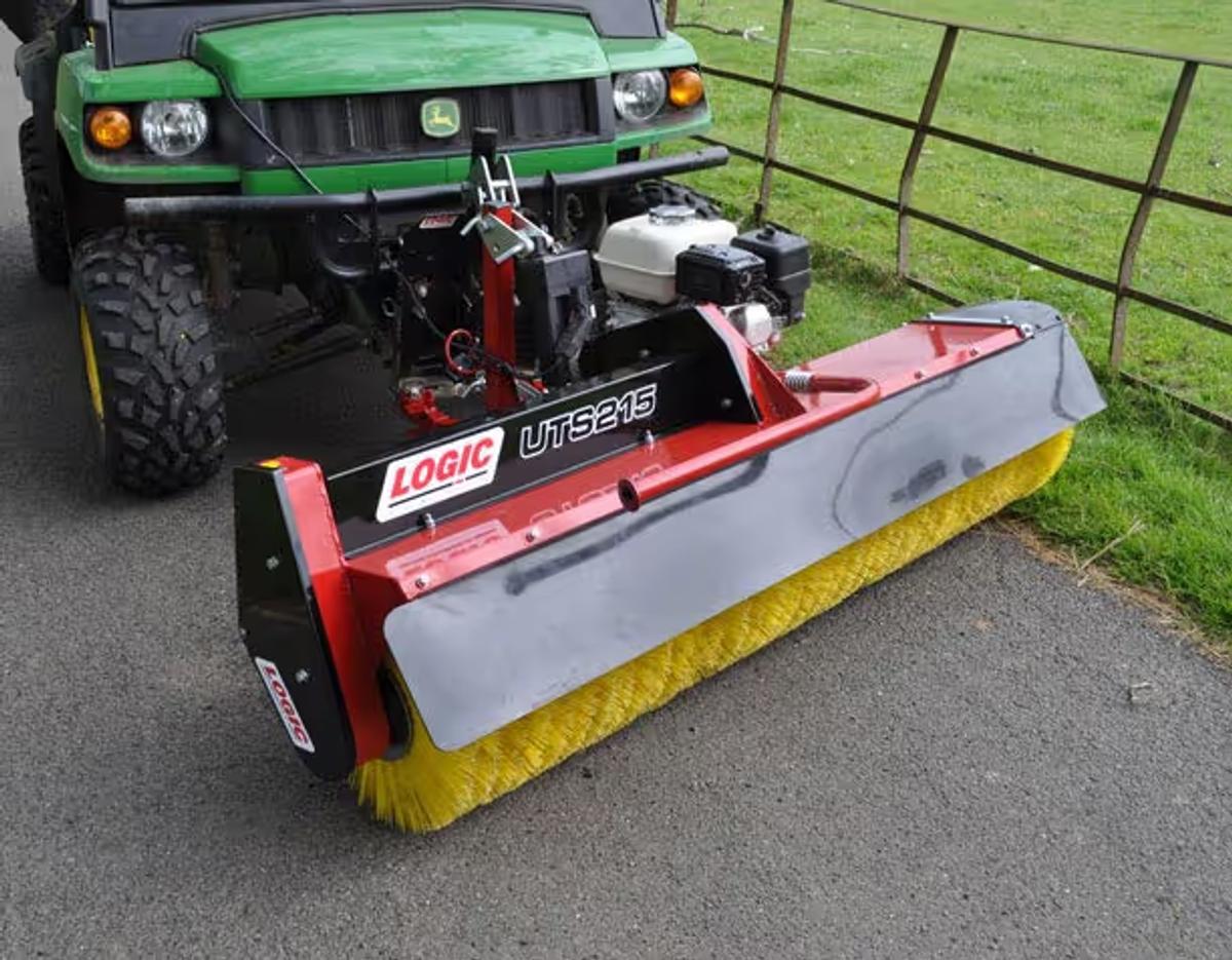UTS215HR UTV Power Brush