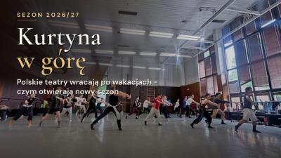 Zespół baletowy podczas porannej lekcji w sali baletowej