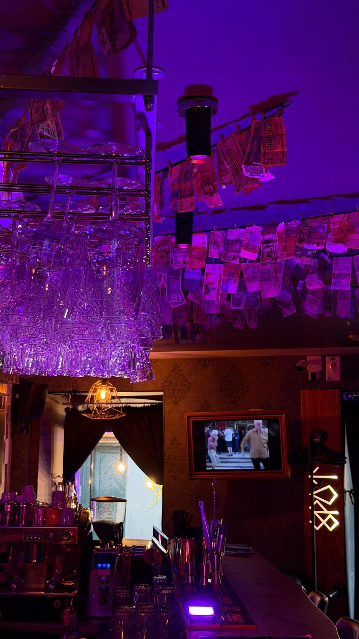 Spot Kafe glasses & money ceiling