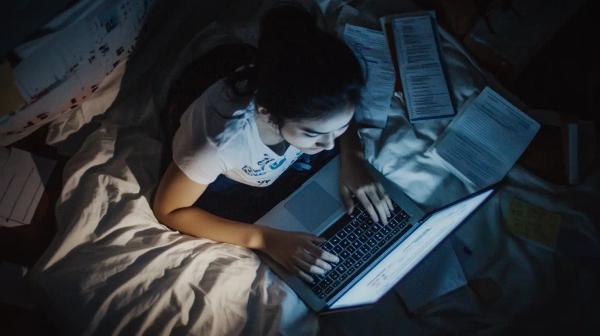 University student using ai tools to write essay