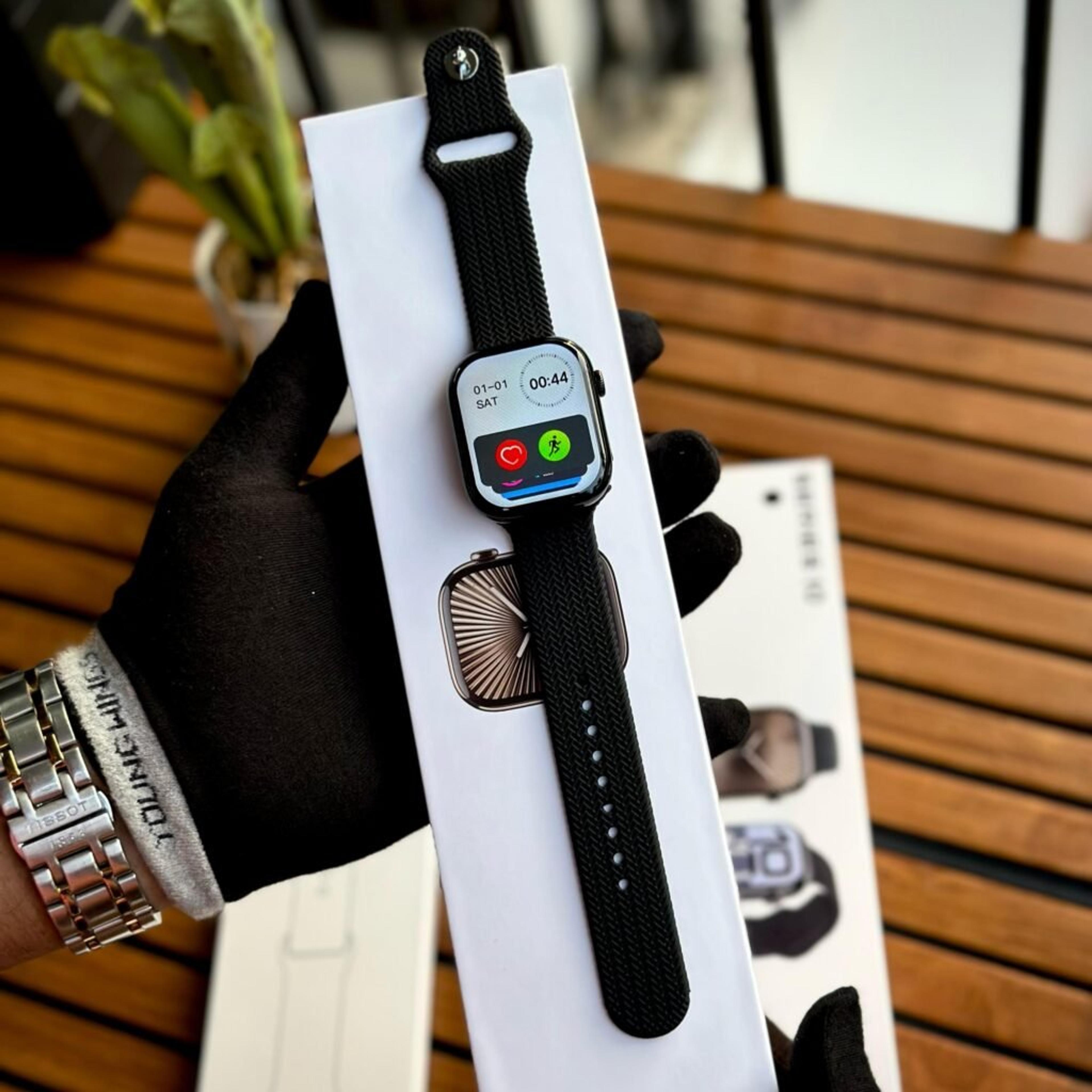 Series 11 Smartwatch with Dual Straps