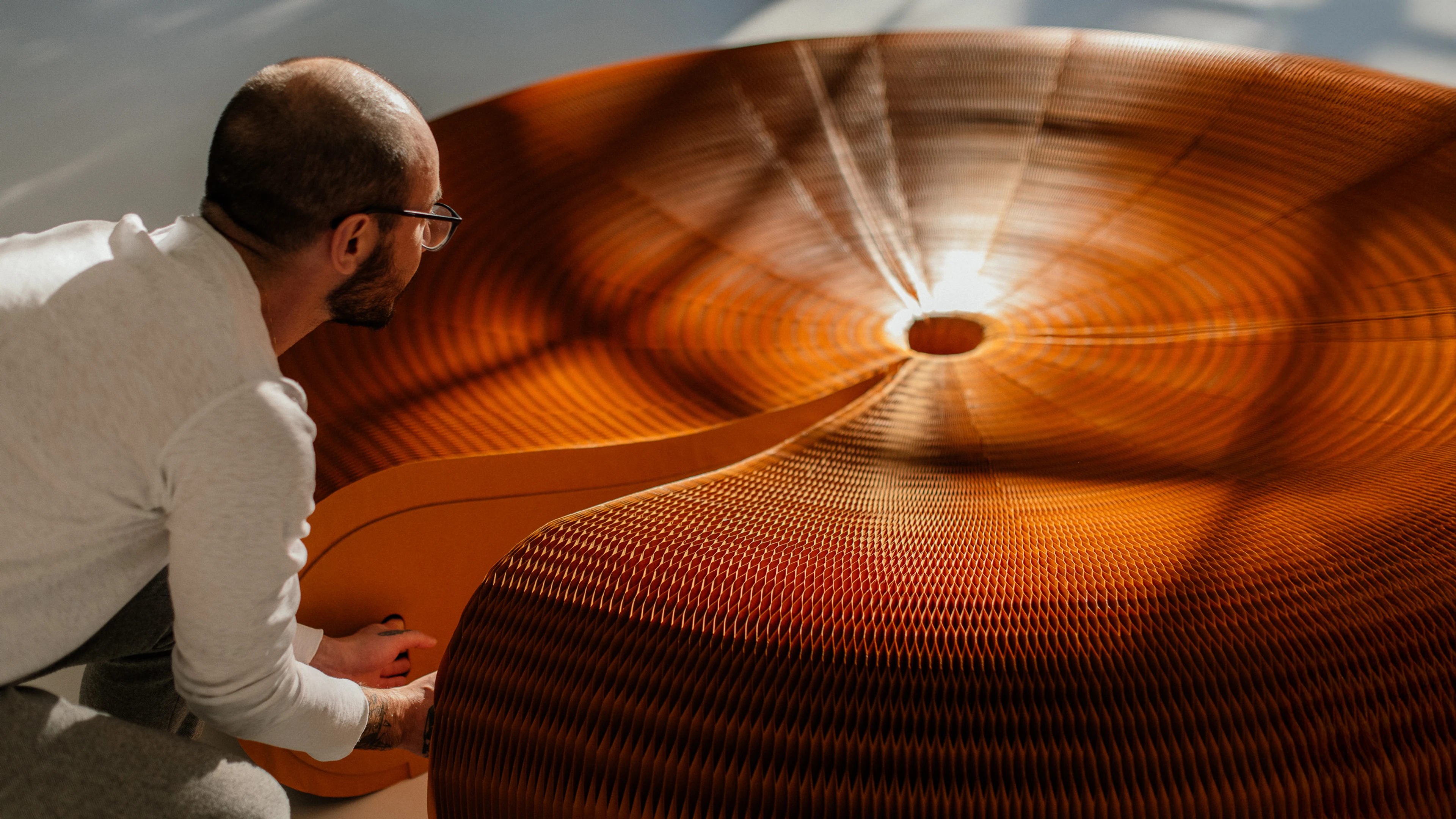 softseating lounger, folding paper furniture, sustainable furniture, round bench seating, daybed, molo