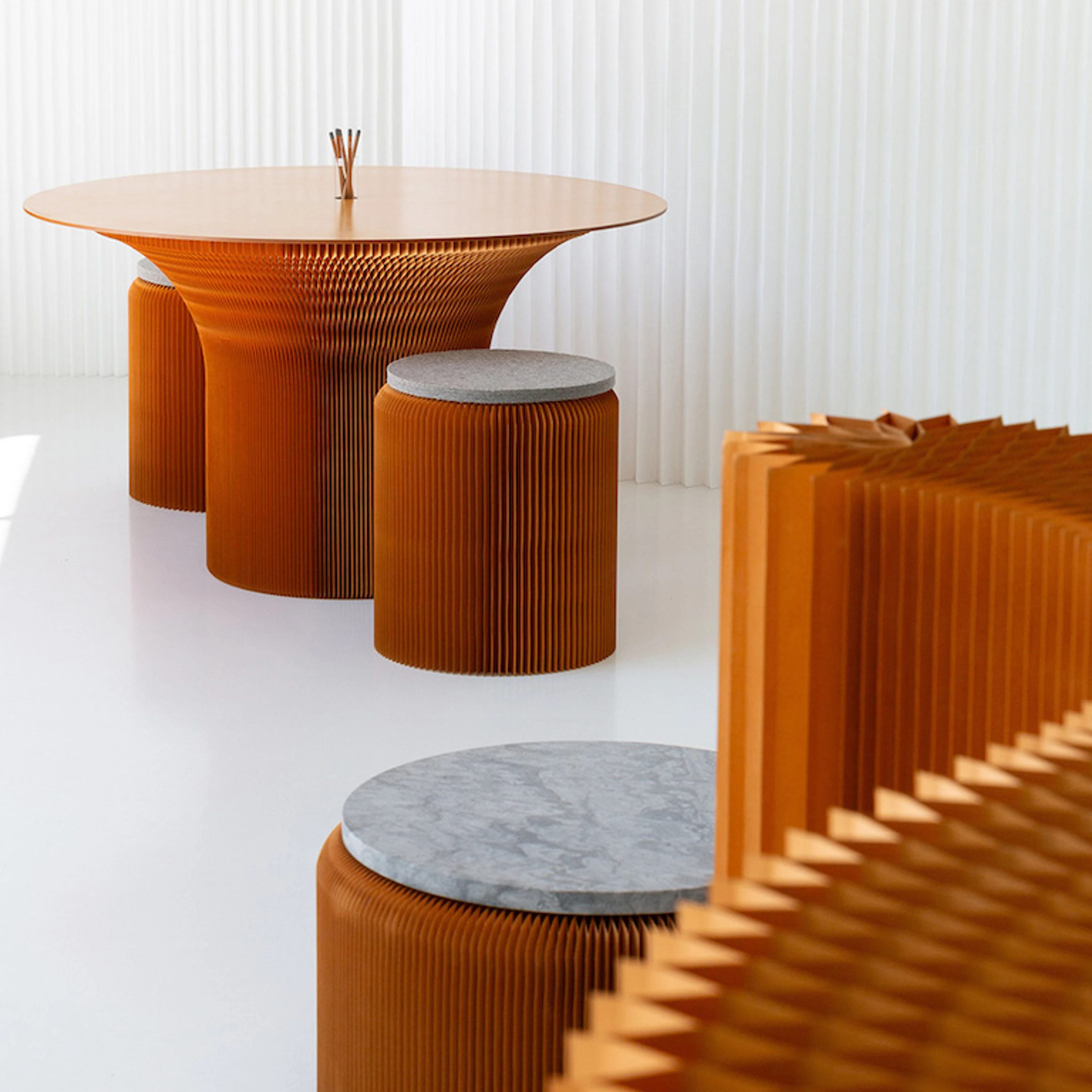 cantilever table round folding paper table - sustainable furniture by molo - mobile