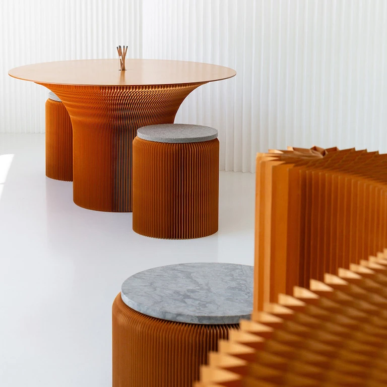 cantilever table round folding paper table - sustainable furniture by molo - mobile