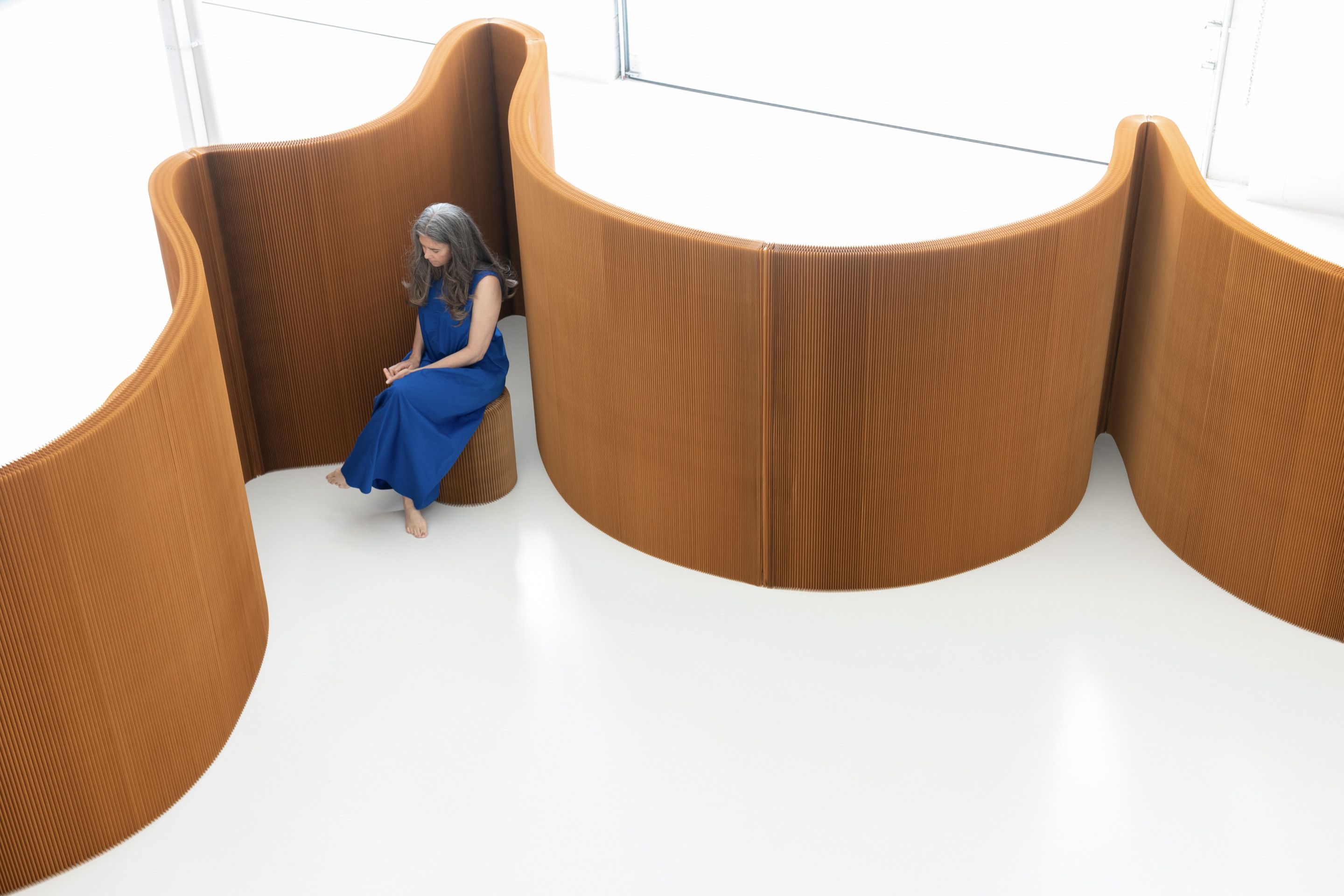 Intended as both space partition and seating, the backrest can create privacy on both sides of benchwall.