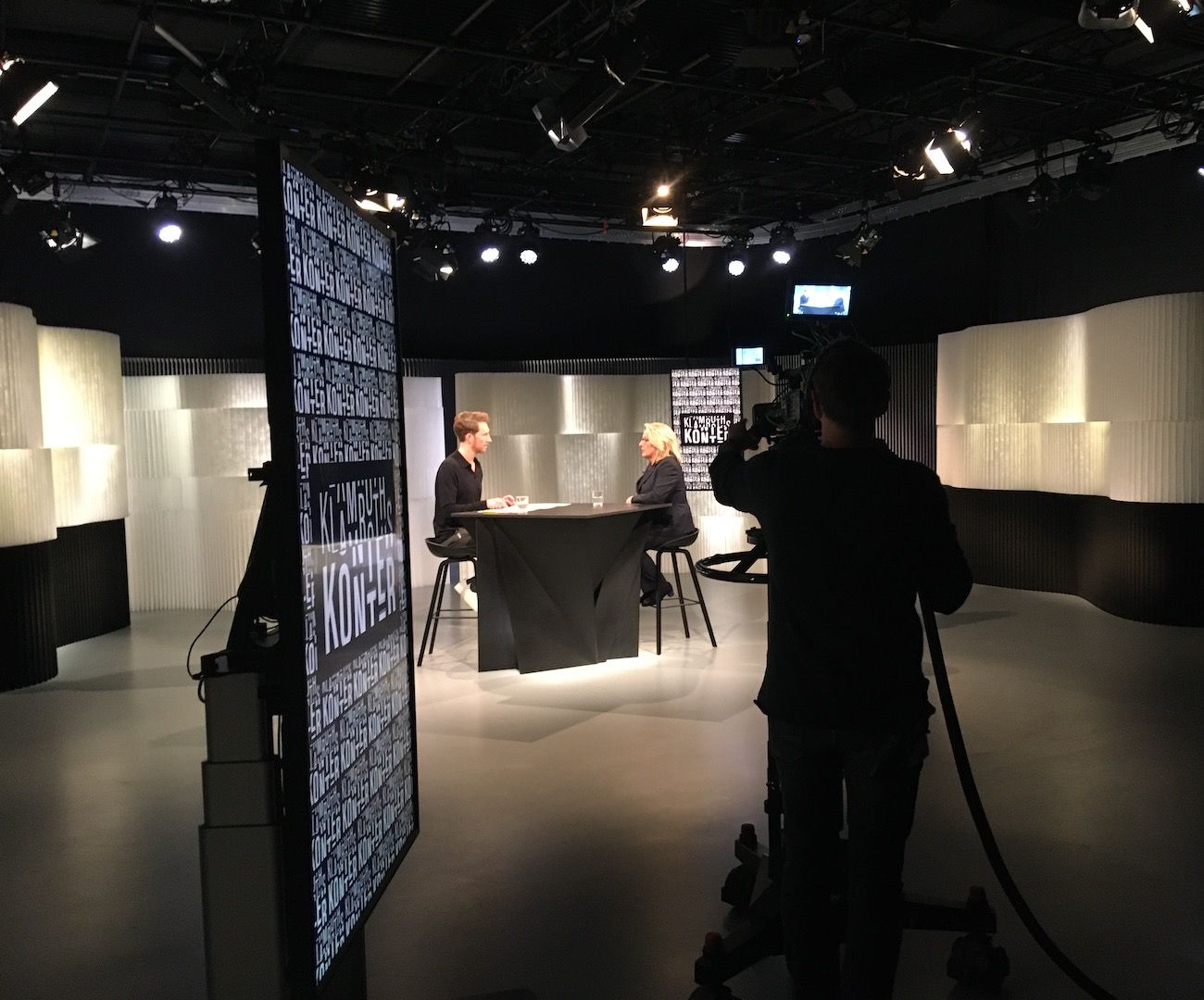 klamroths konter tv set - backdrops for media events