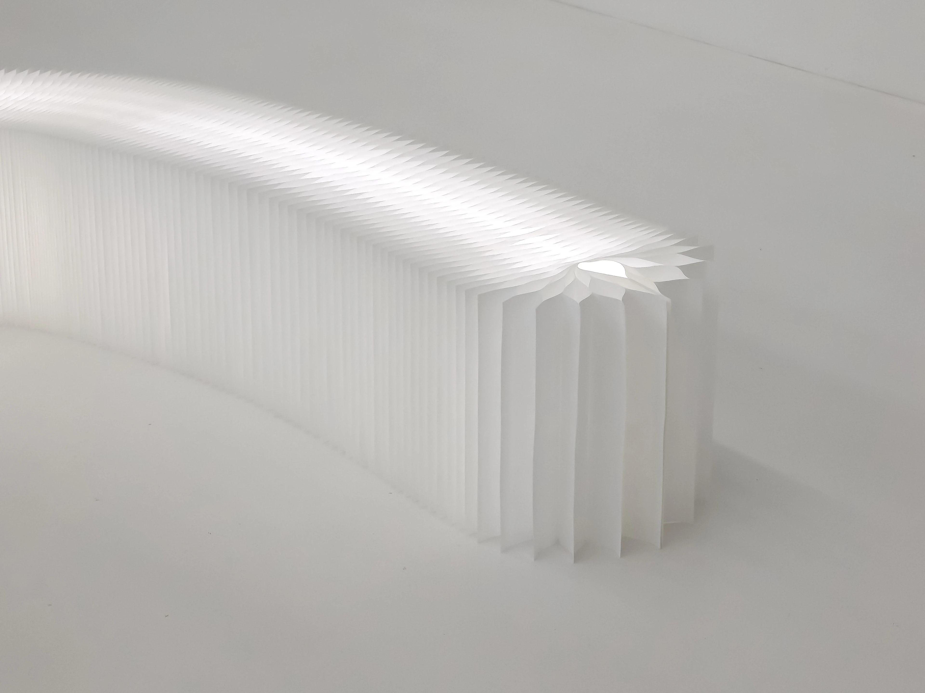 When closed on itself, the magnetic end panel hides the LEDs and interior tunnels.