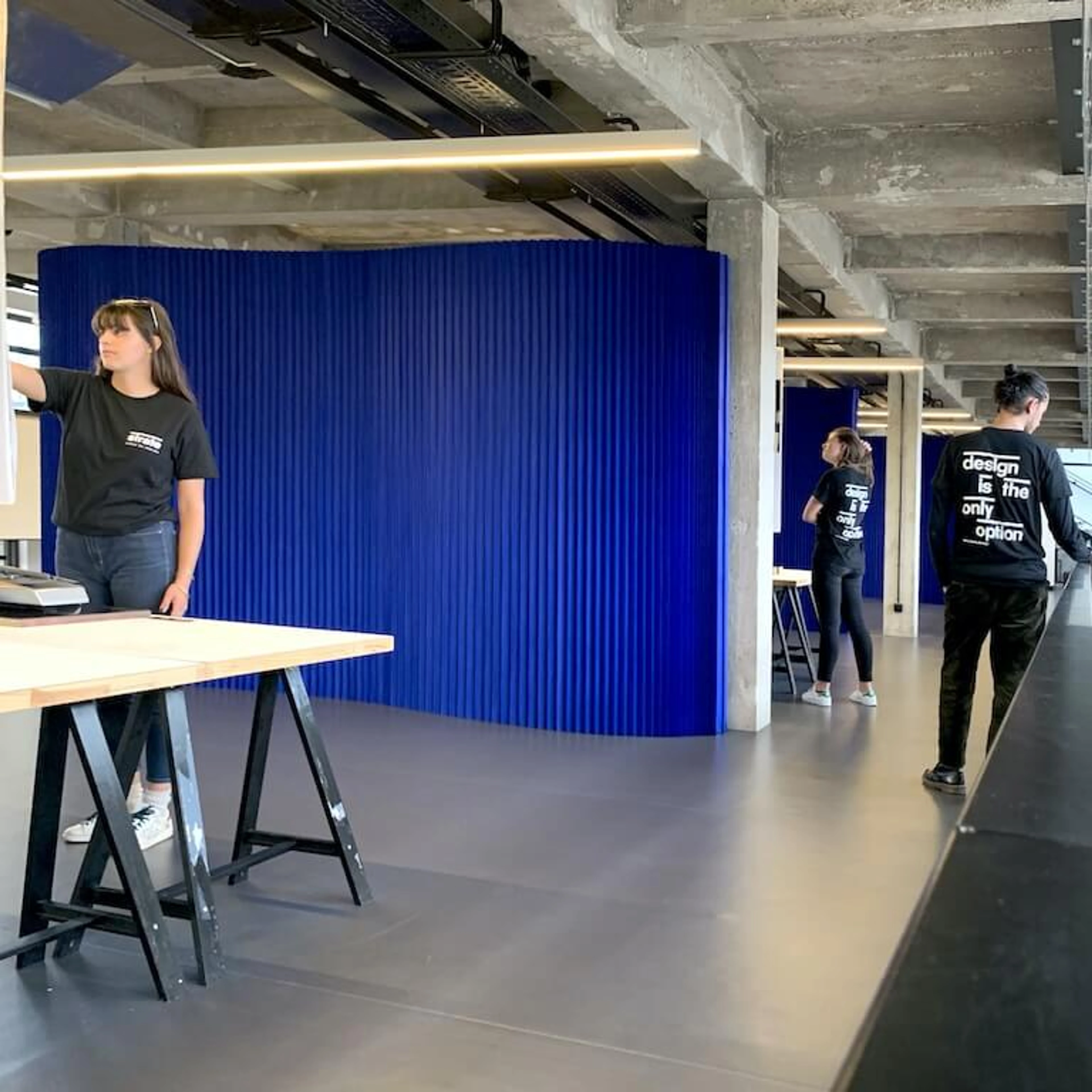 mobile room dividers for schools _ molo blue partition at the Strate School of Design - Lyons FR