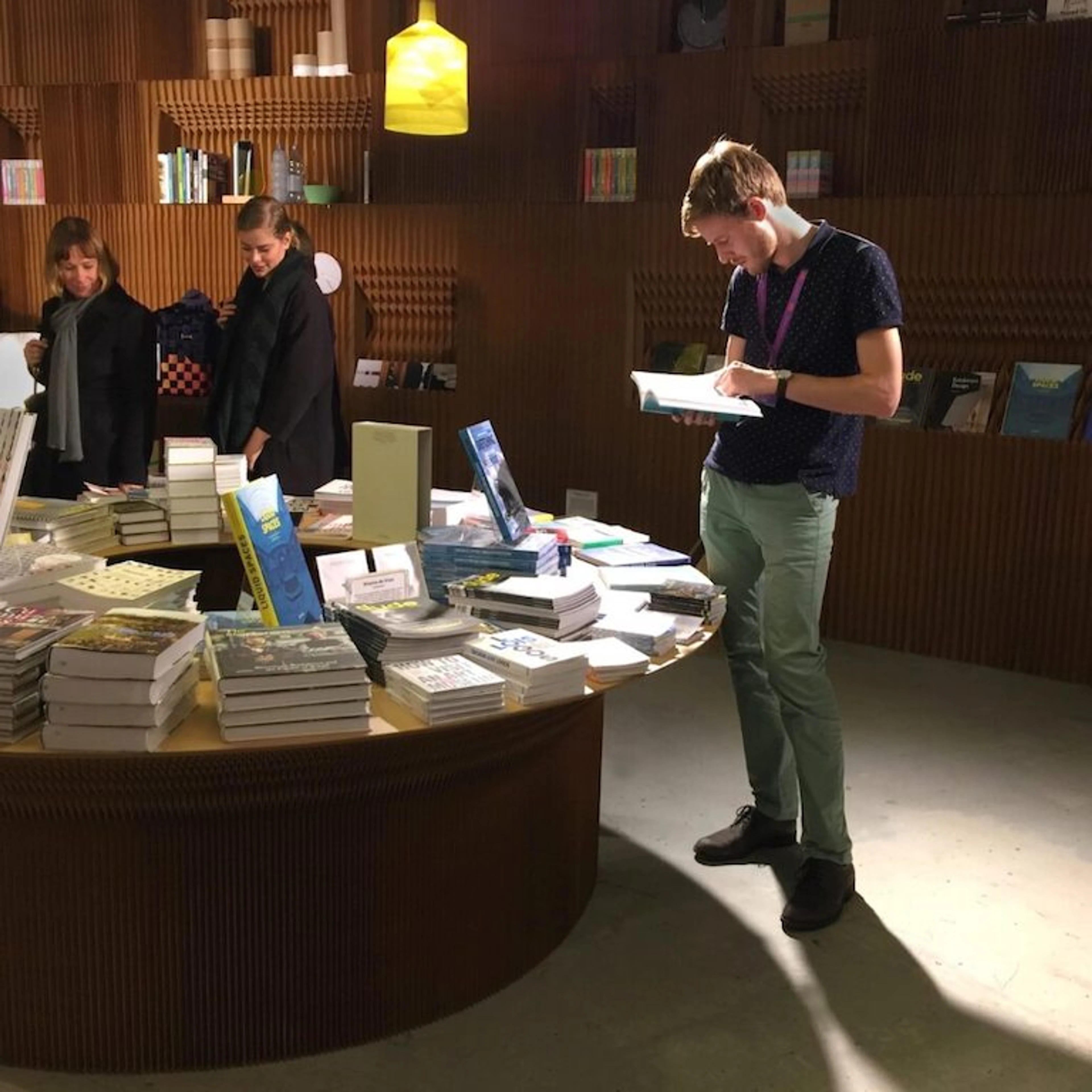 mobile room dividers for libraries
