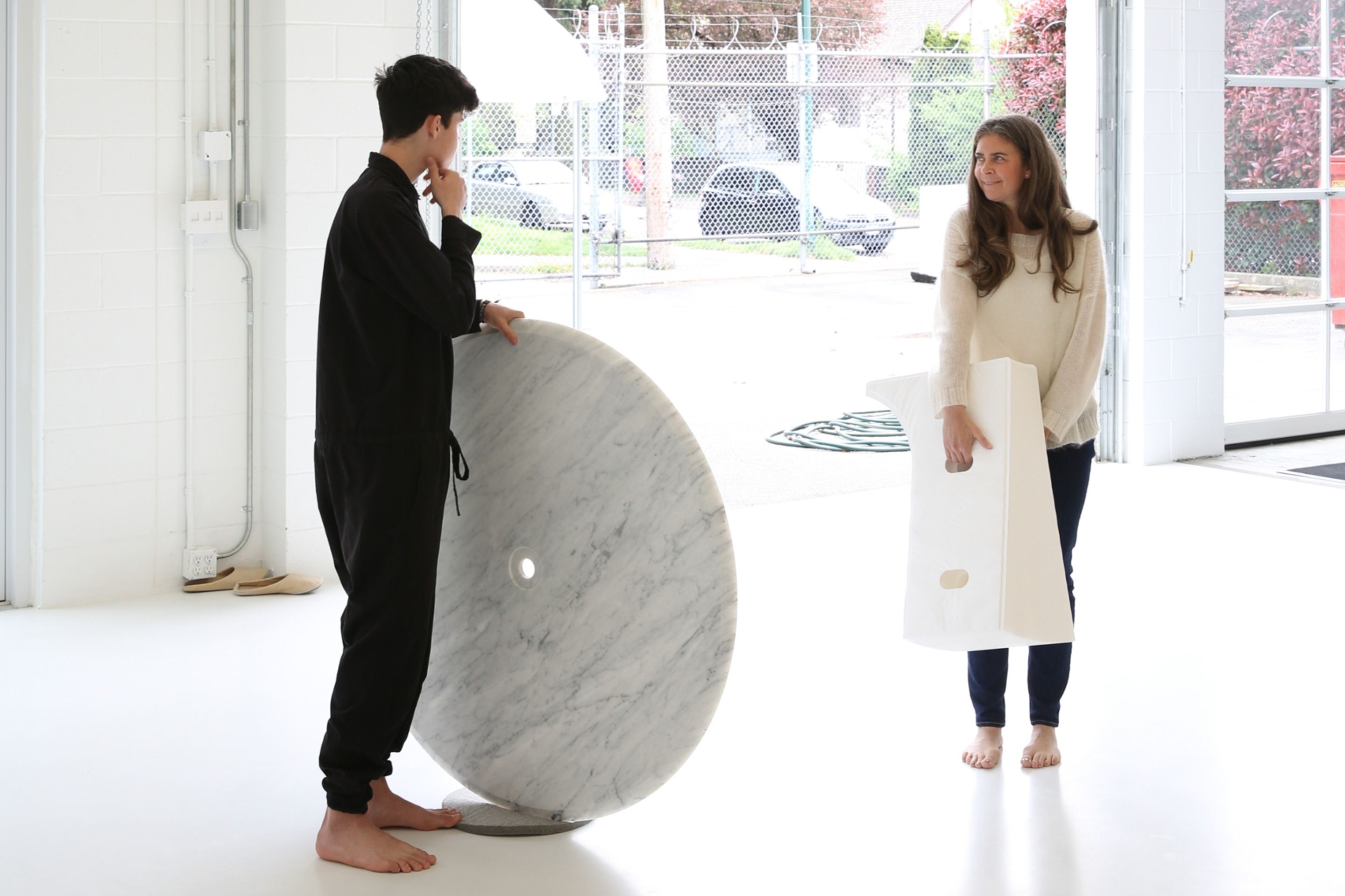 flat-pack table, round white table, cantilever table by molo