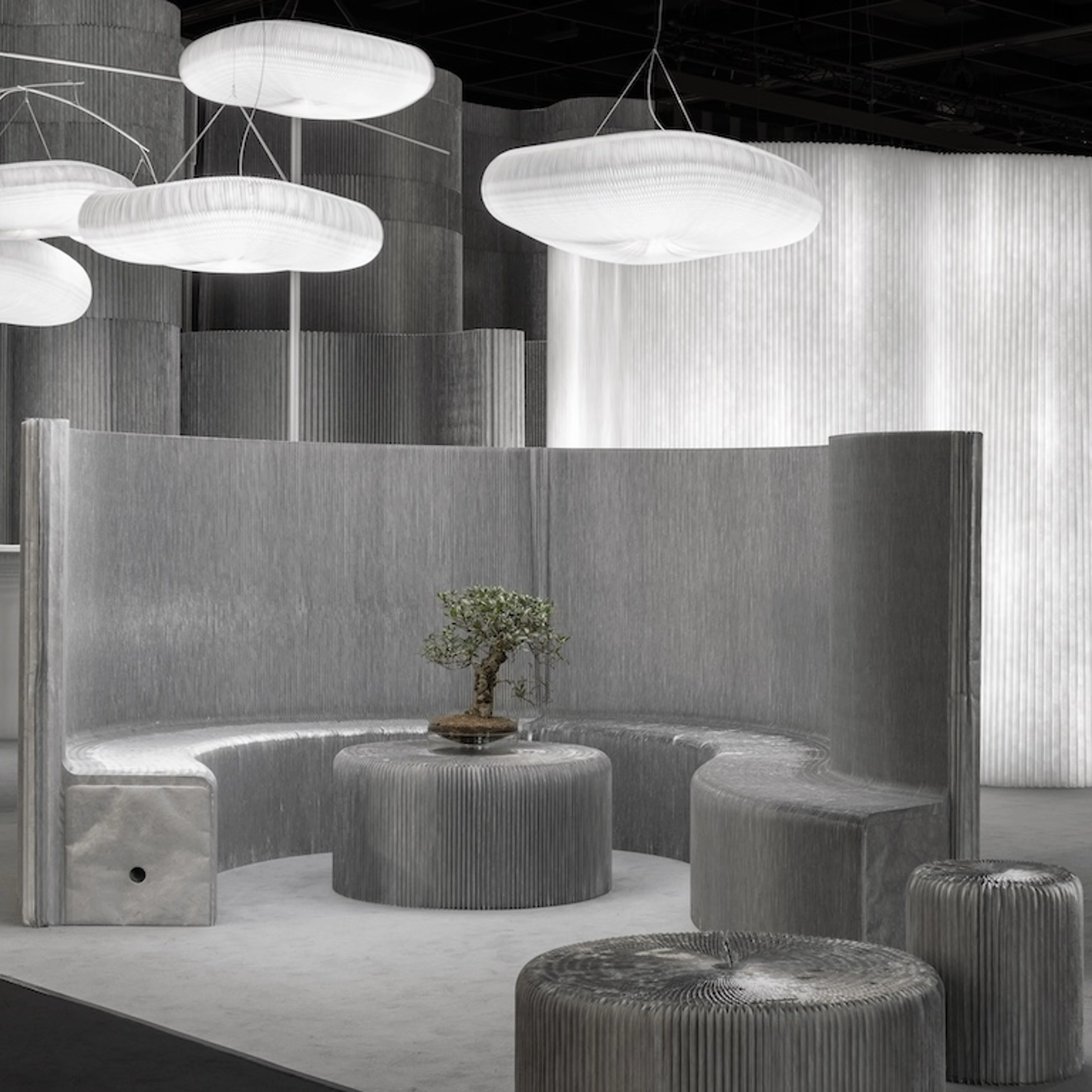 mobile exhibition space dividers and lighting