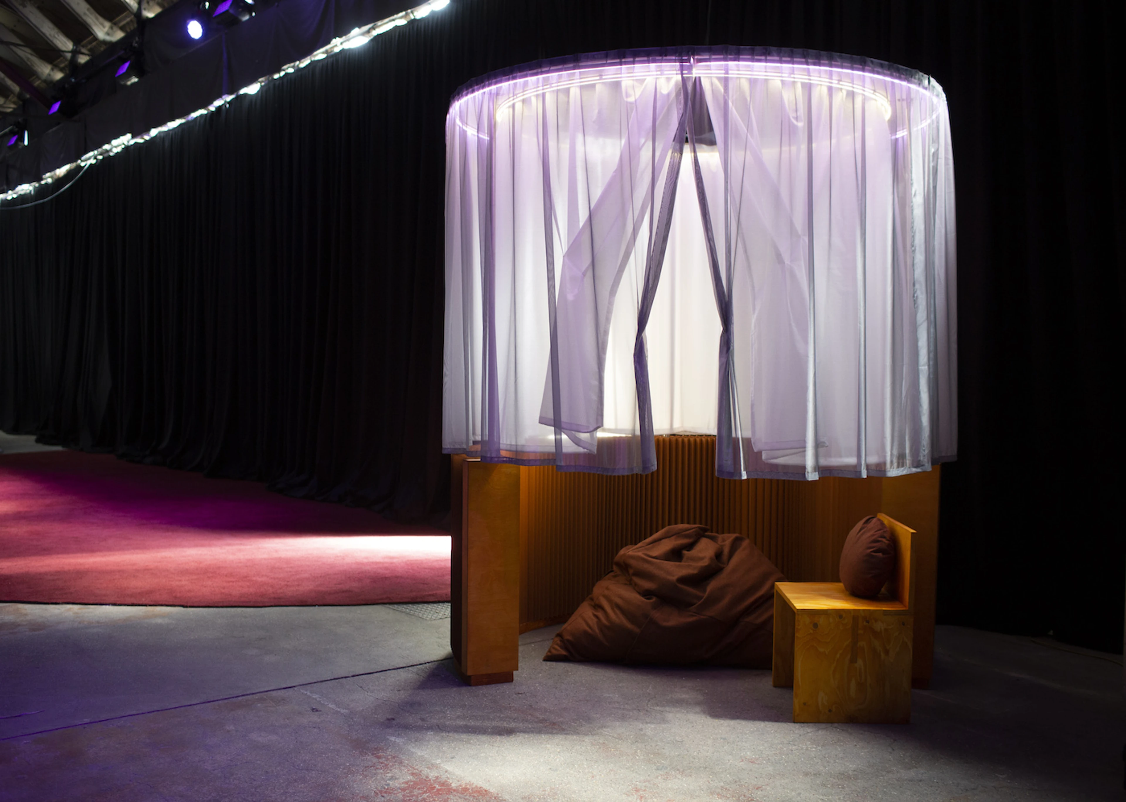 dreamachine uk - custom paper softwall by molo