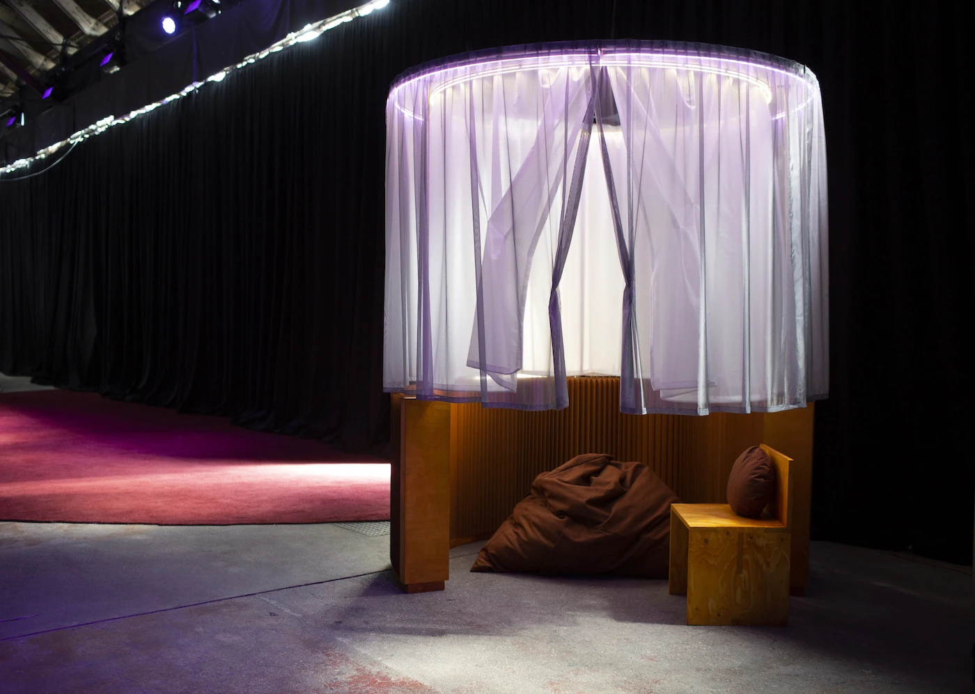 dreamachine uk - custom paper softwall by molo