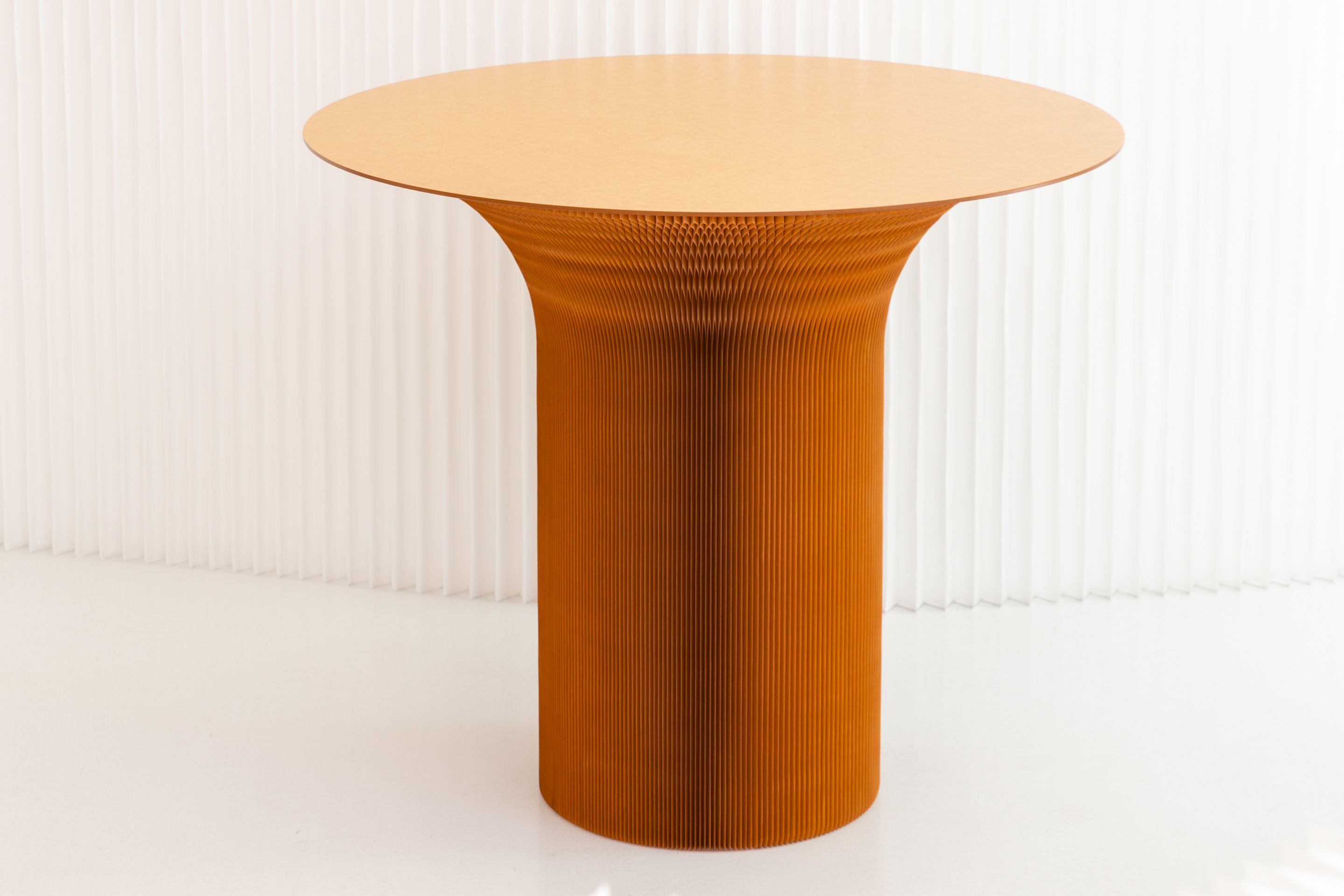 PaperStone® tops are available in brown, grey, and black, pairing with the range of bases, whether paper or textile.