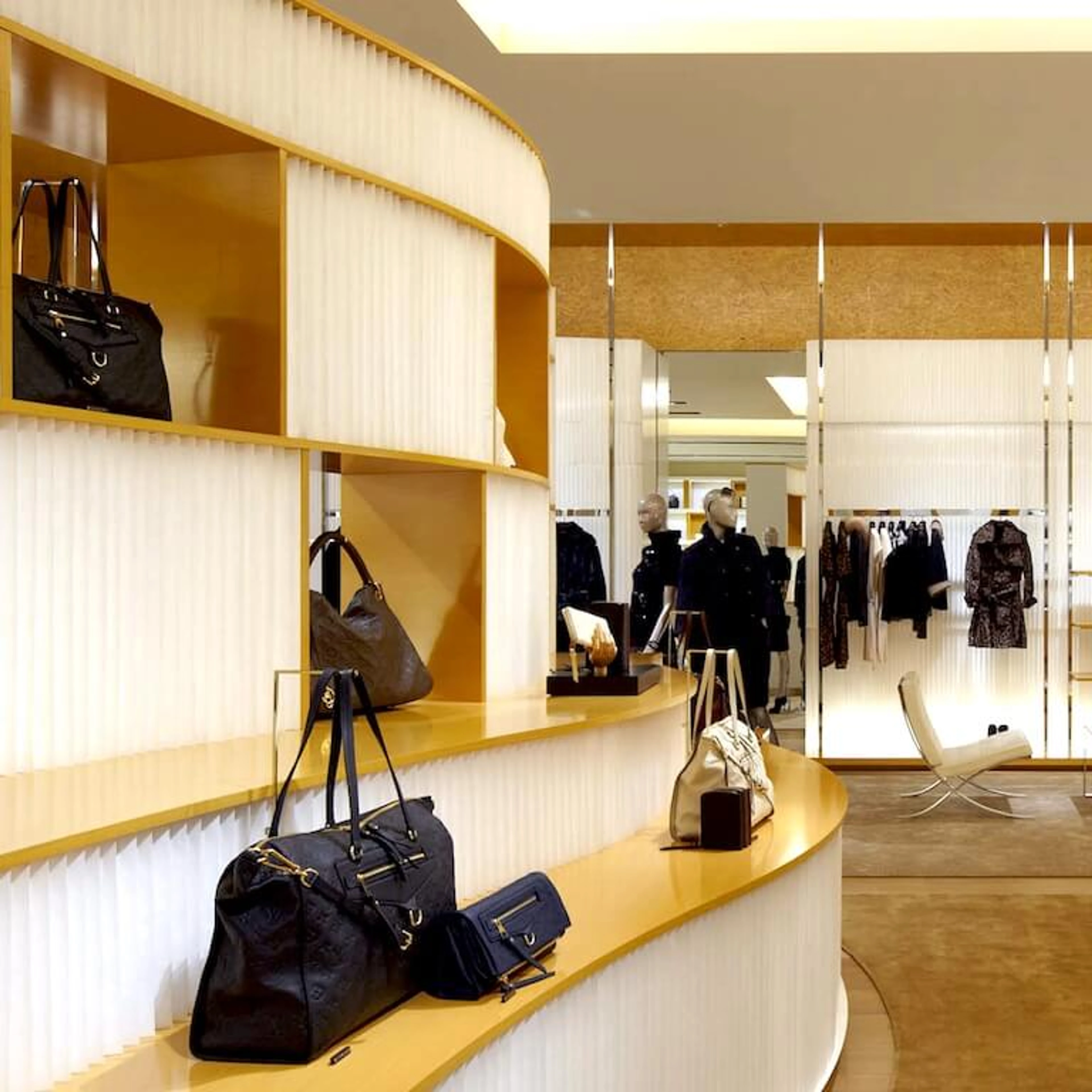 high end retail display concepts solutions - mobile