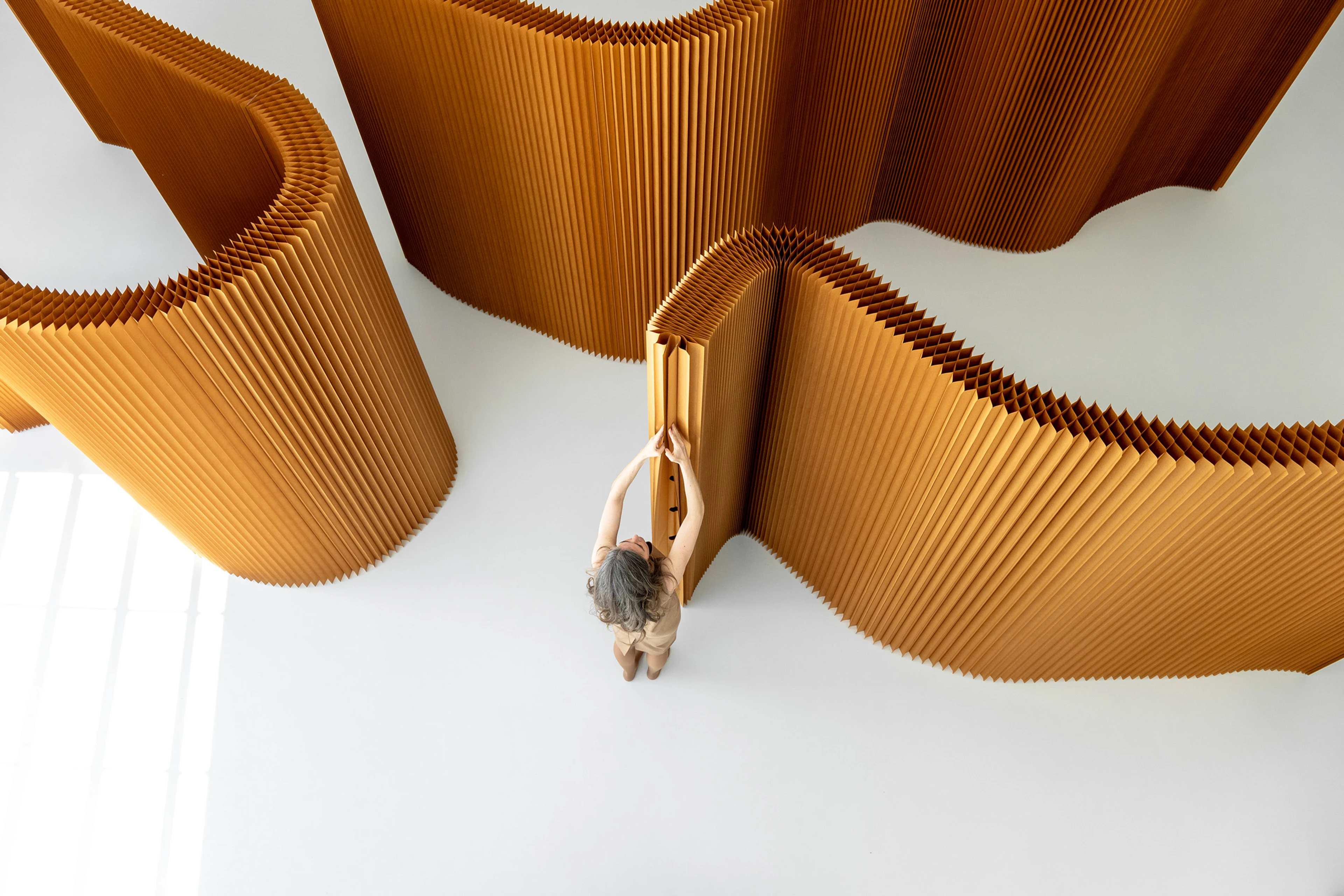 walls with magnetic connectors