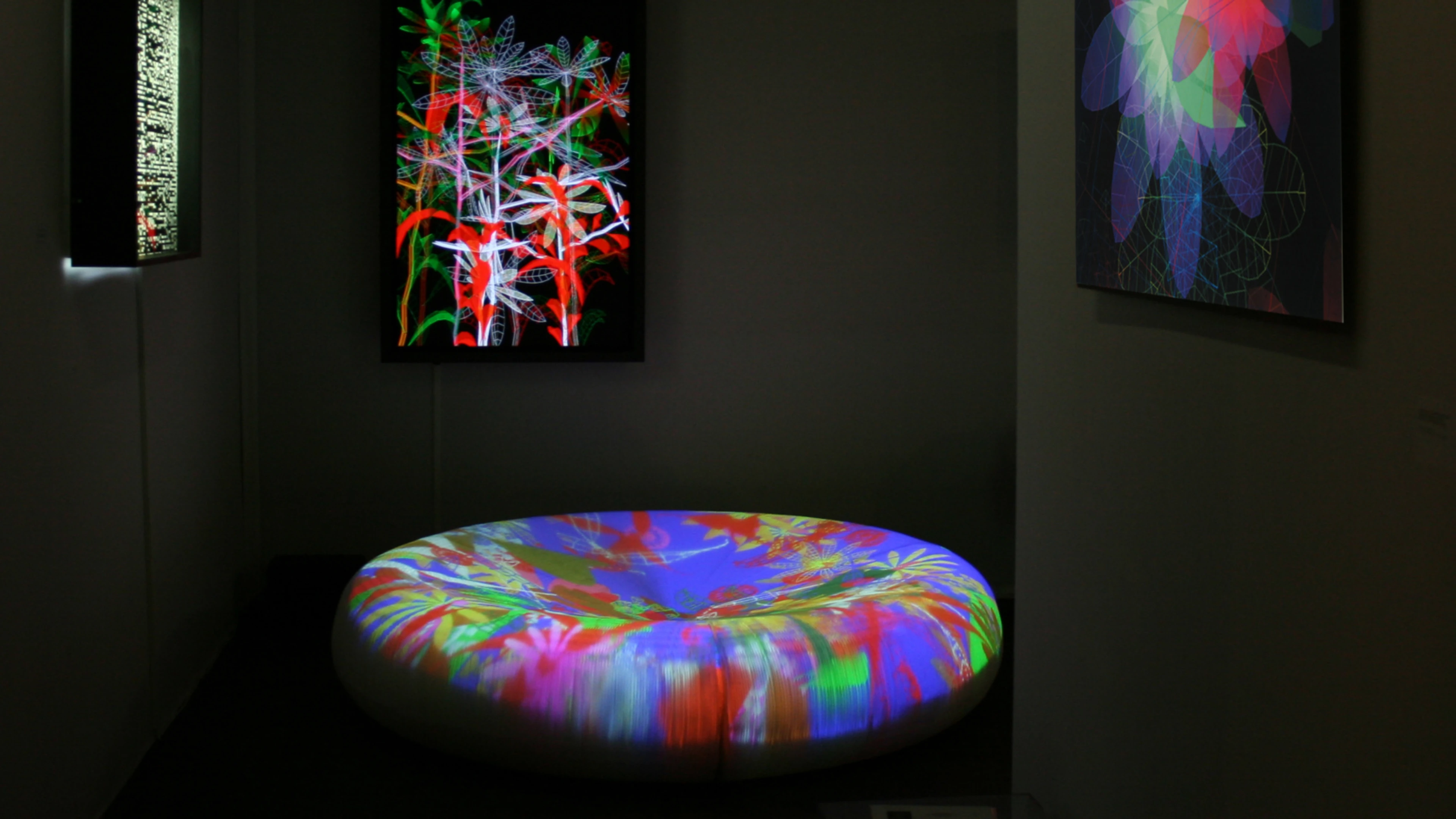 museum display fixtures for galleries
