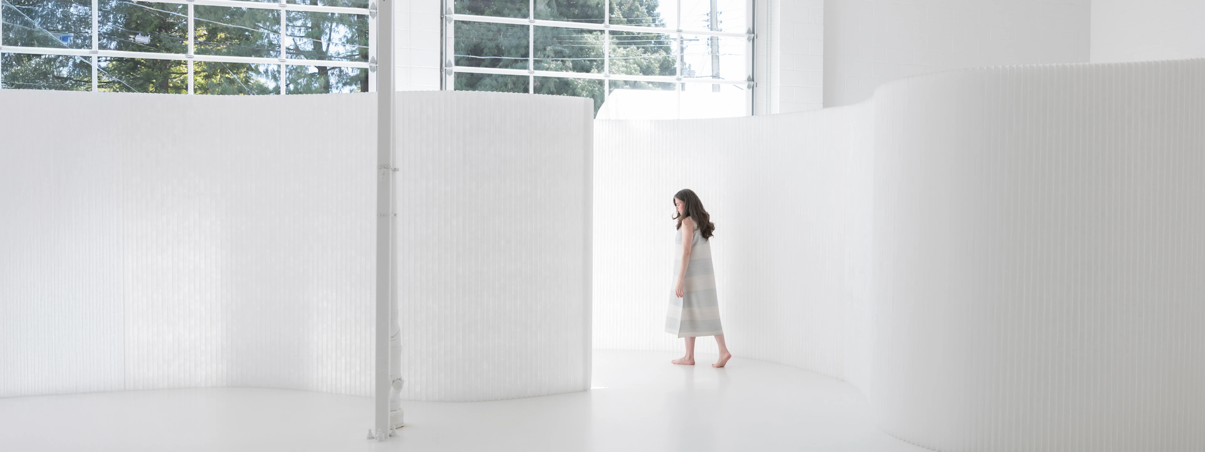 softwall, freestanding room divider, white acoustic partition, flexible wall system, molo