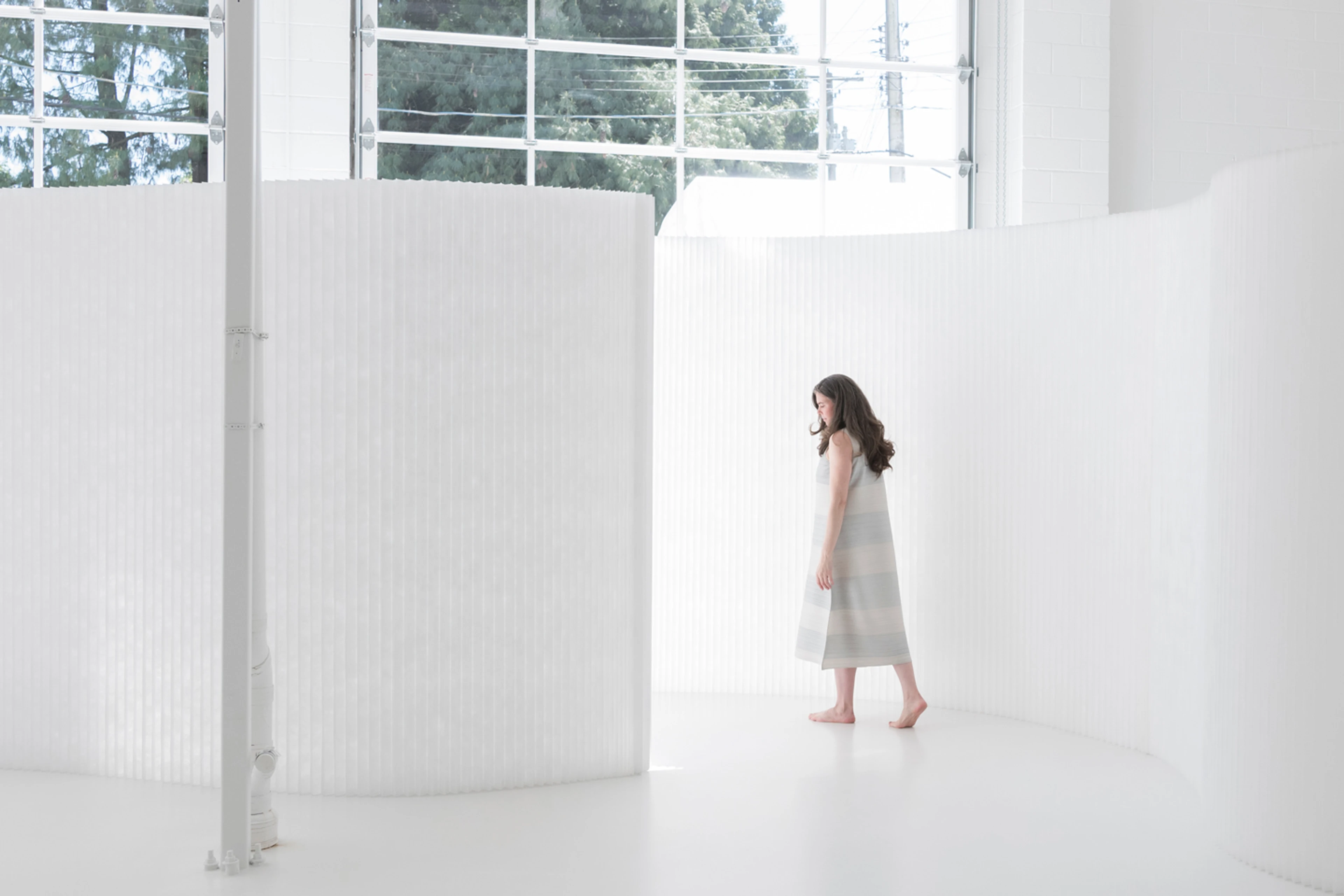 softwall, freestanding room divider, white acoustic partition, flexible wall system, molo