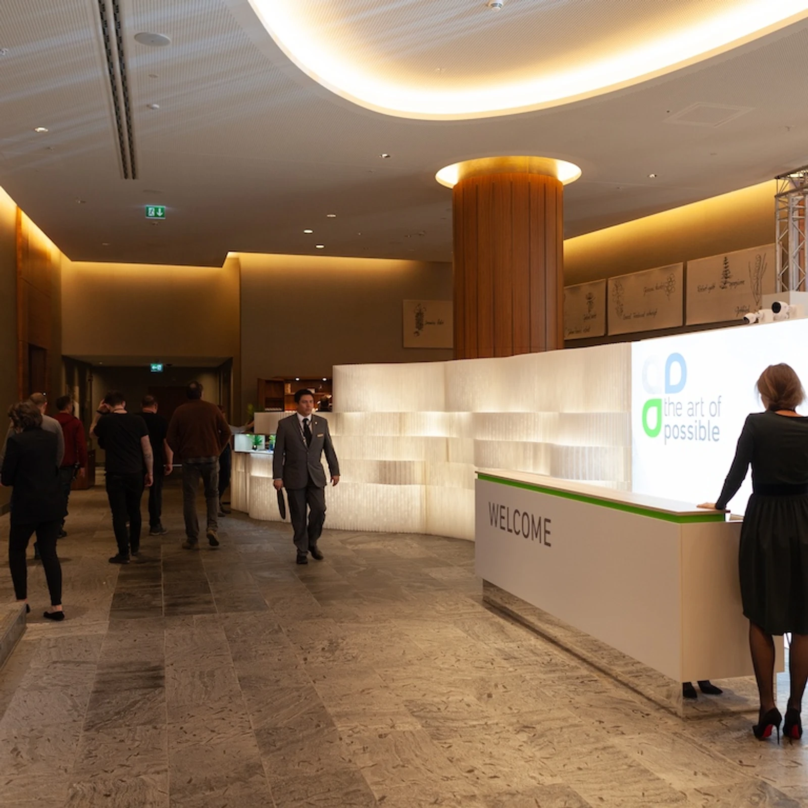 mobile room dividers for art exhibits and gallery environments