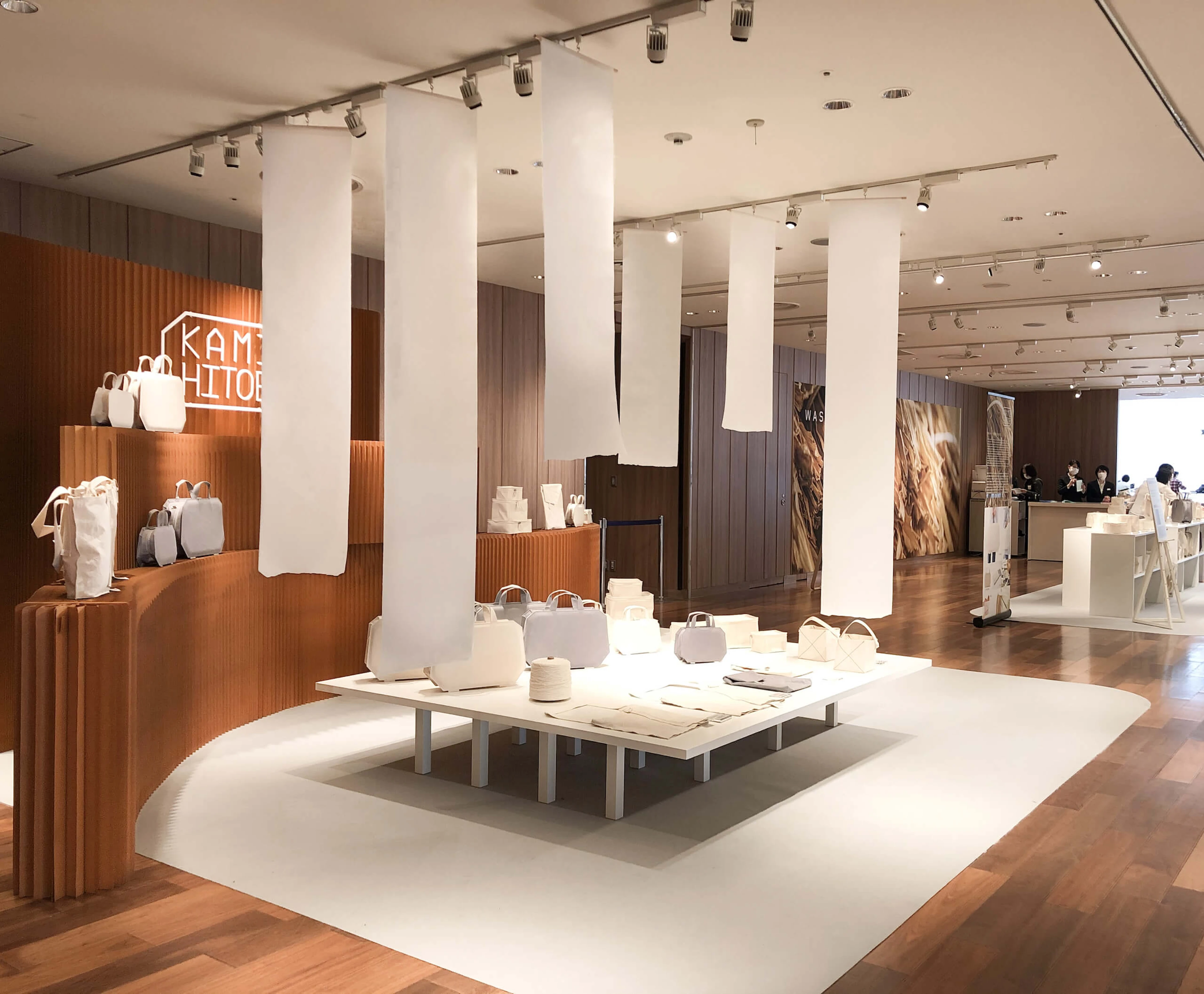 retail display for kamihitoe - tokyo