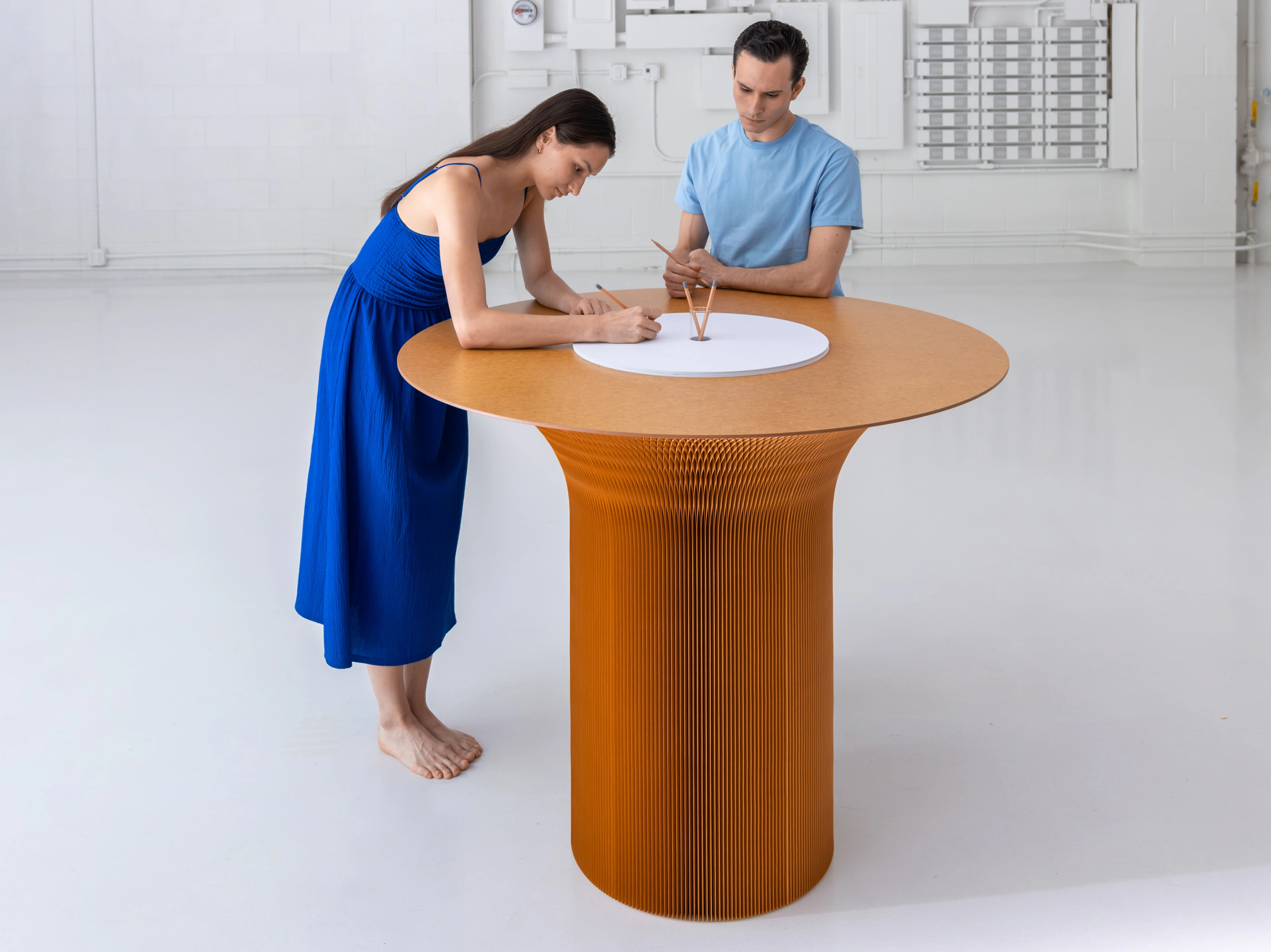 Sketching circles are 20" (50.8cm) in diameter and include 400 sheets of paper per package.