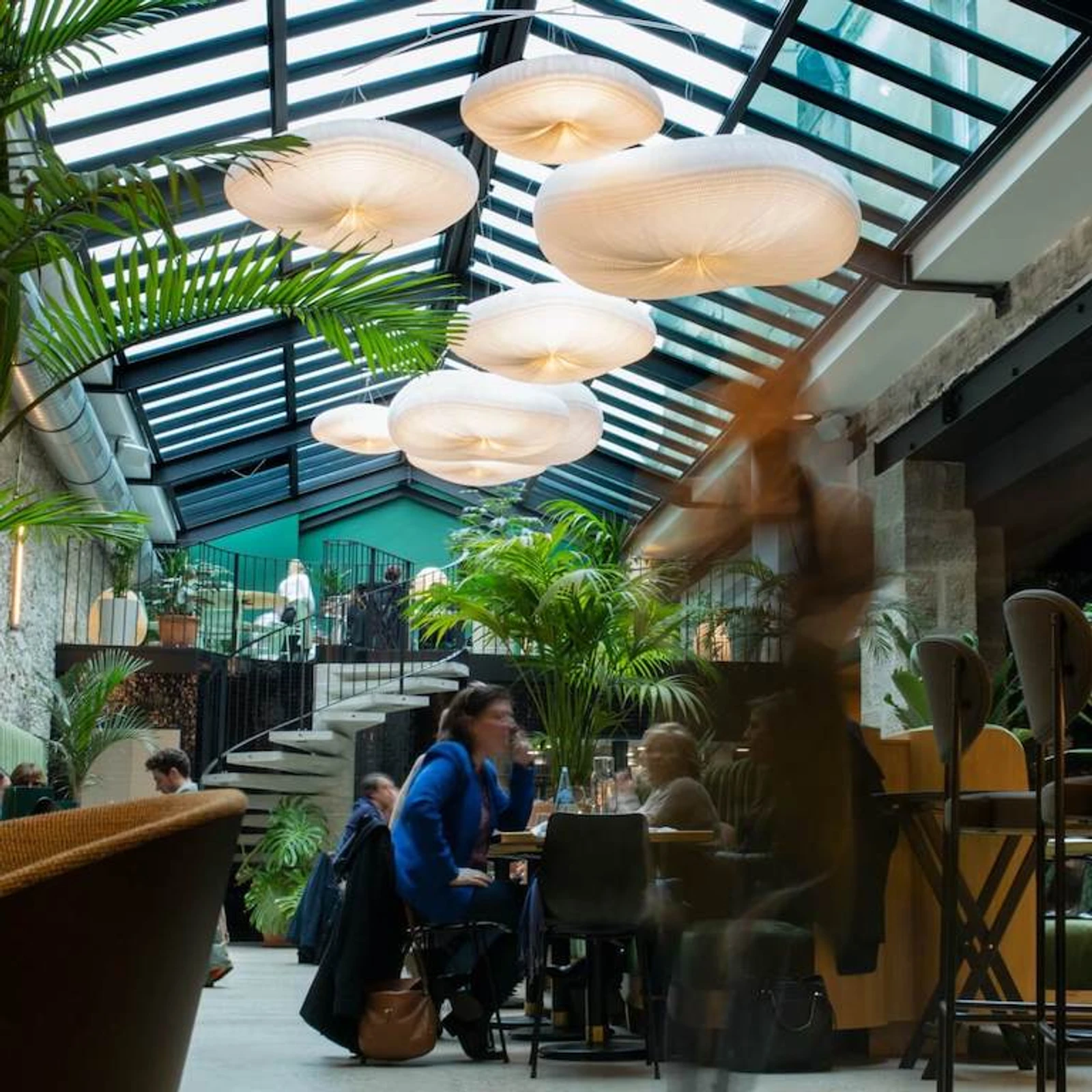 mobile hospitality pendant lighting - canopee