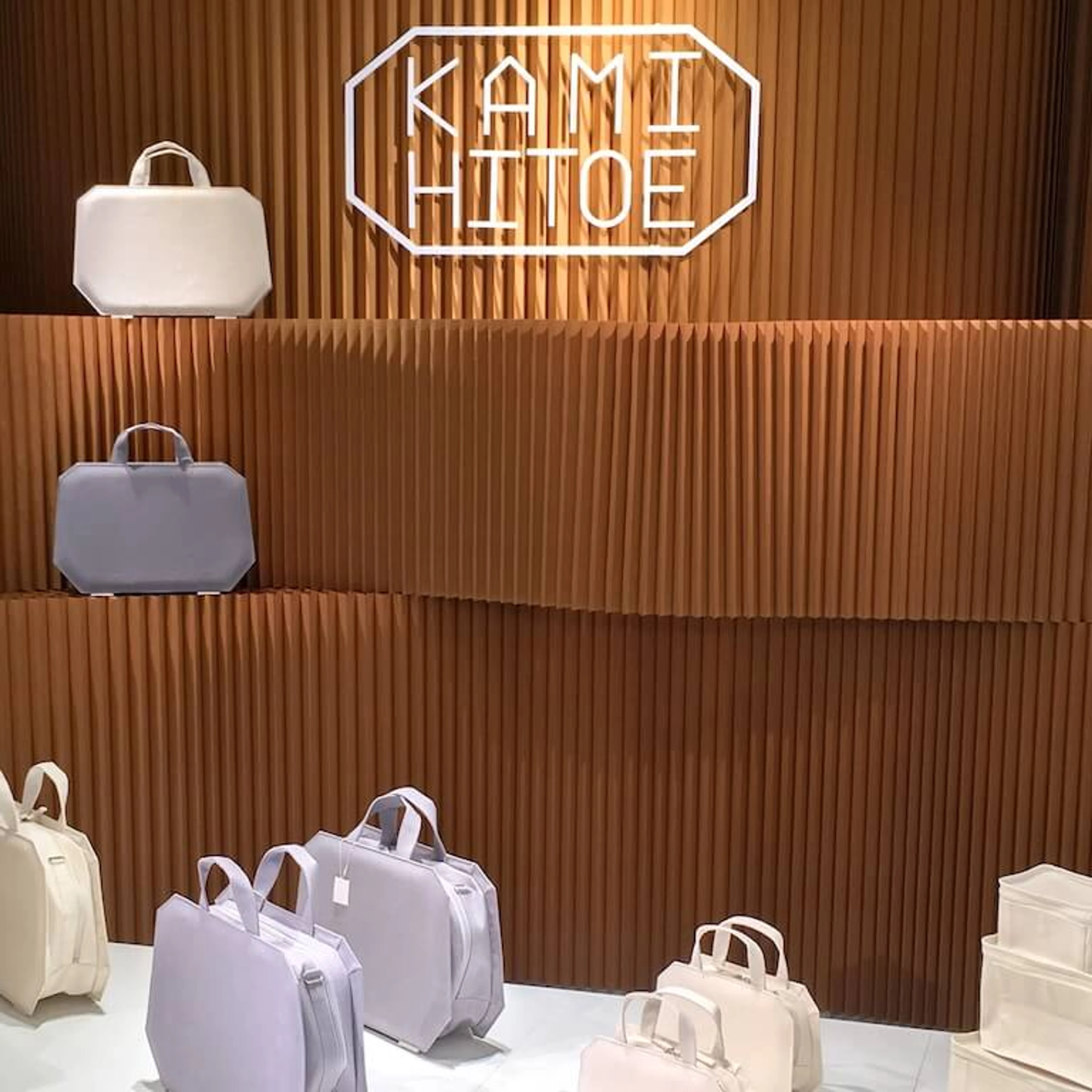 high end retail display for kamihitoe