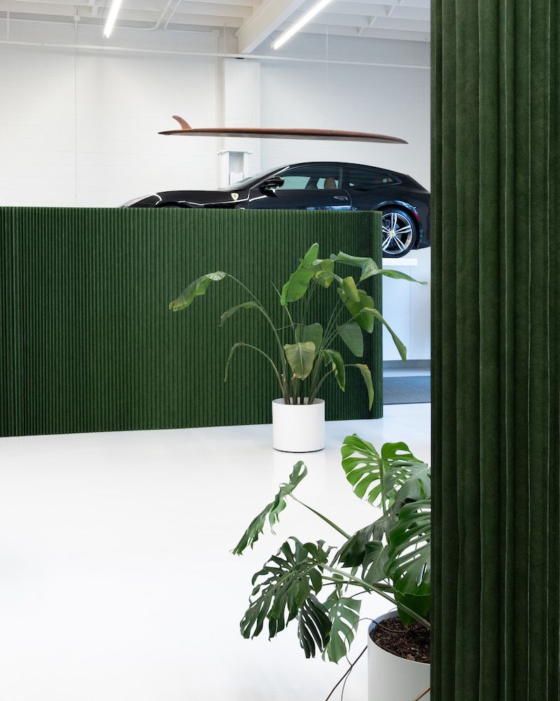 portable acoustic wall - forest green - molo