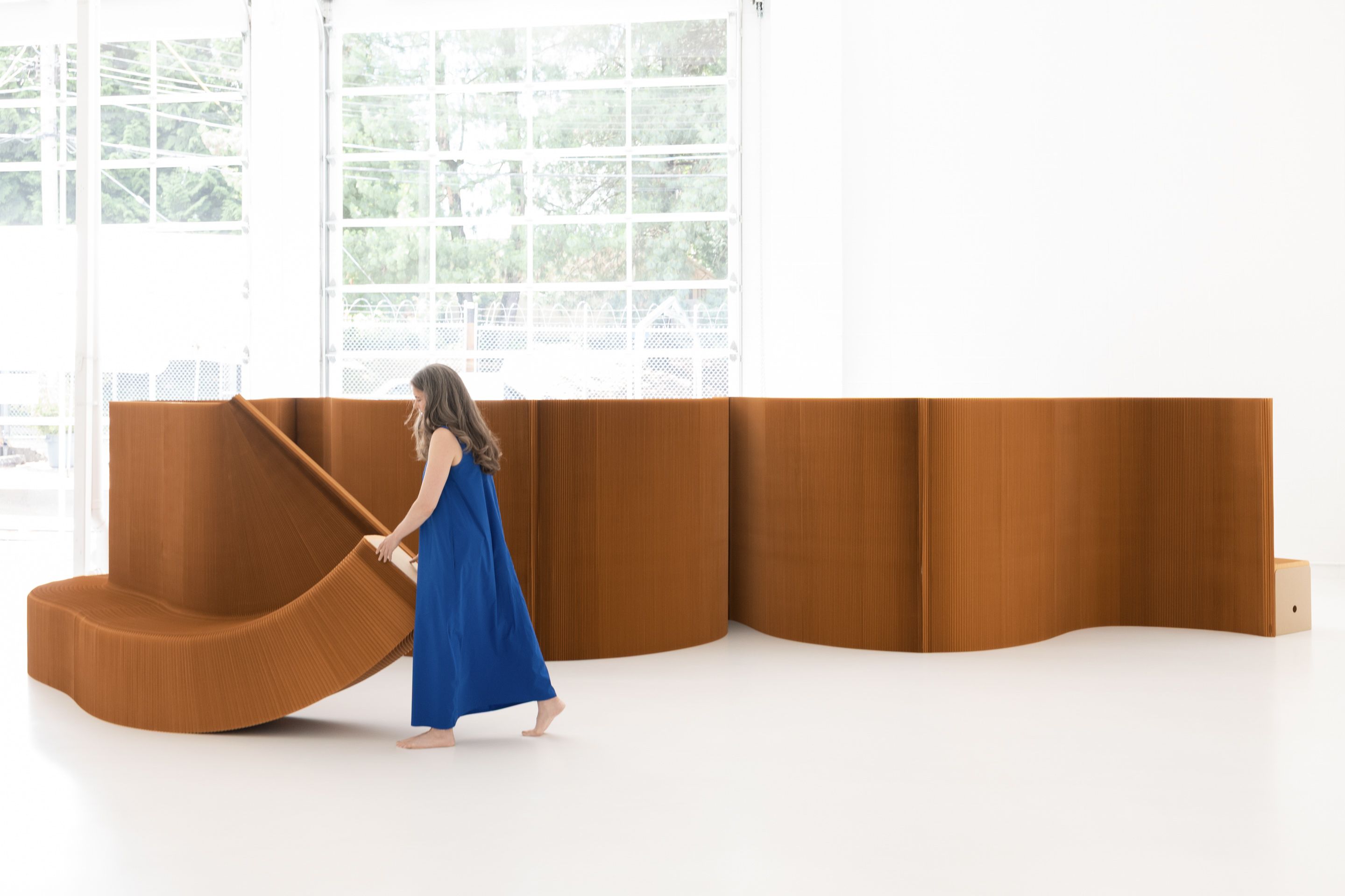 Adapt your environment with spontaneous ease, readjusting or opening up space as needs change.