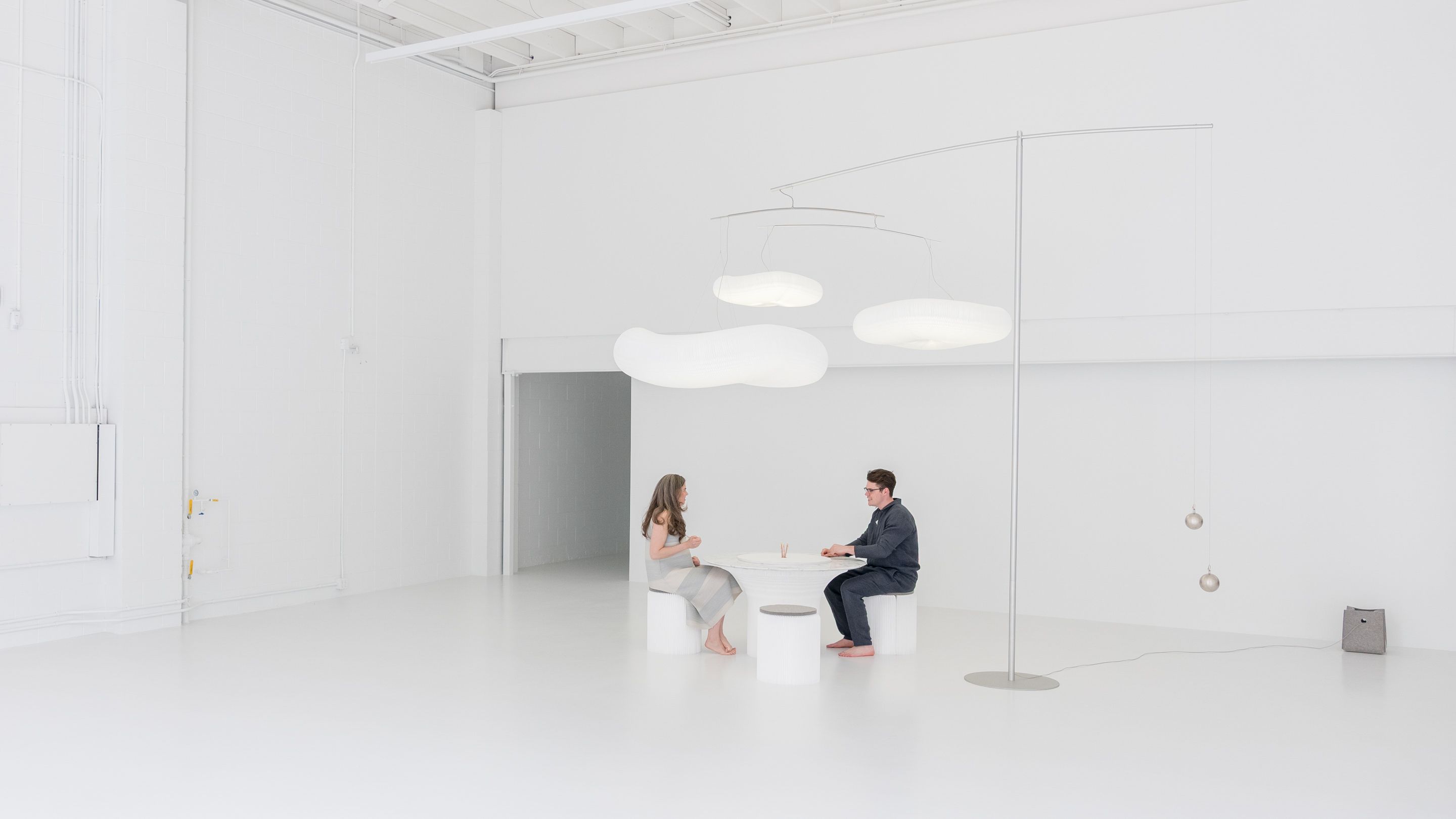 flat-pack table, round white table, cantilever table by molo, cloud lamp