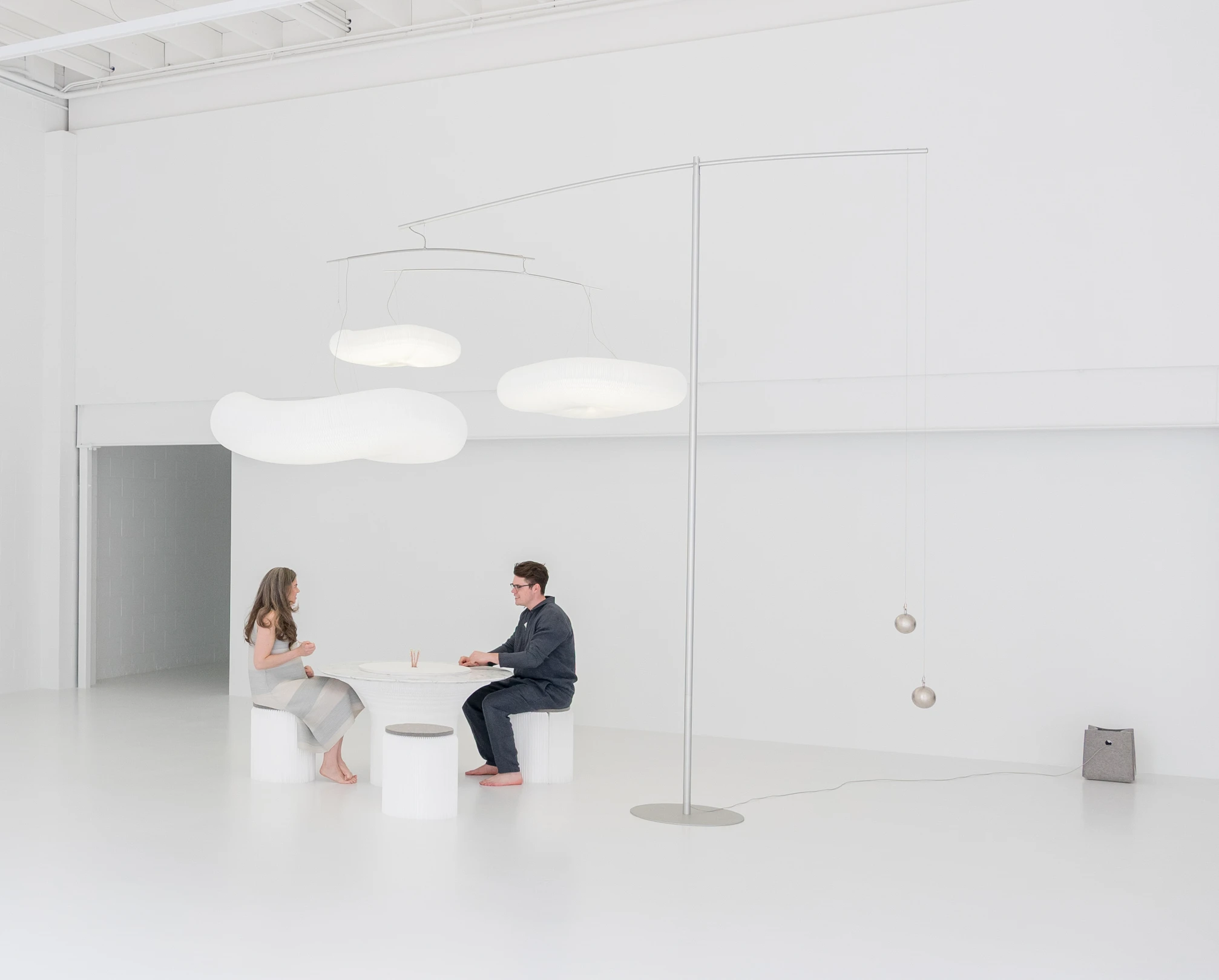 flat-pack table, round white table, cantilever table by molo, cloud lamp