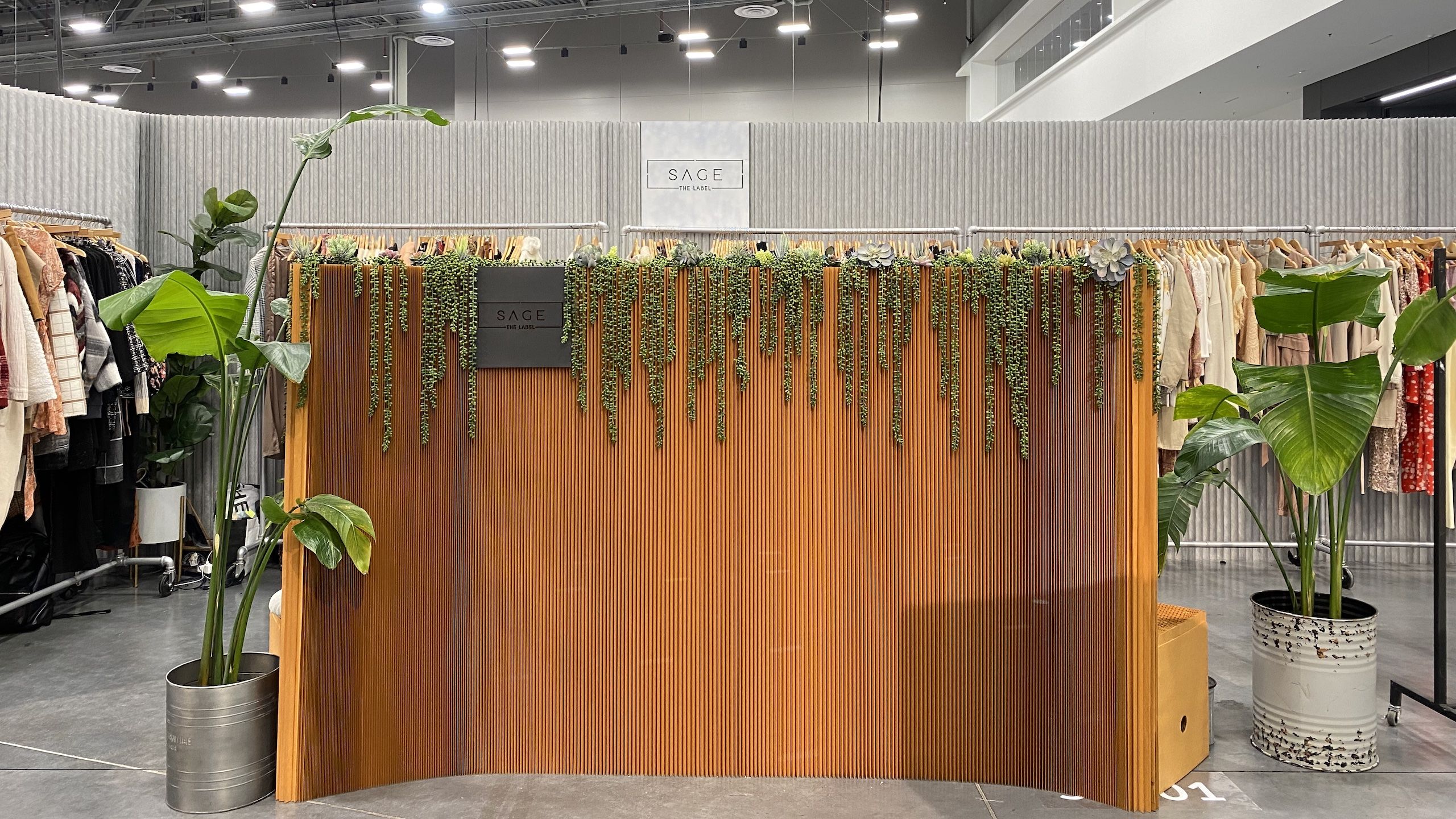 softwall + benchwall - art and craft fair booth design