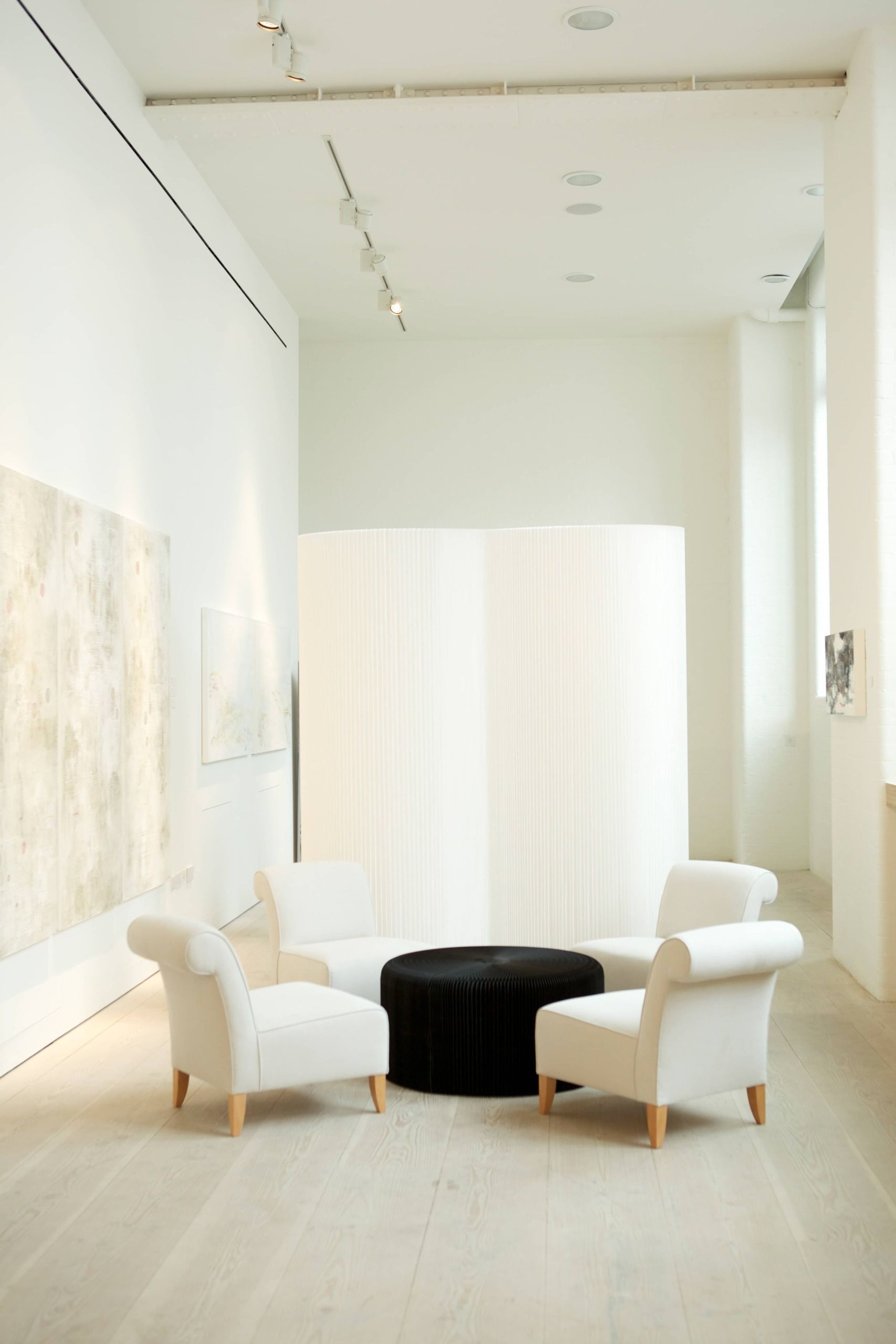 gallery display ideas textile softwall black softseating