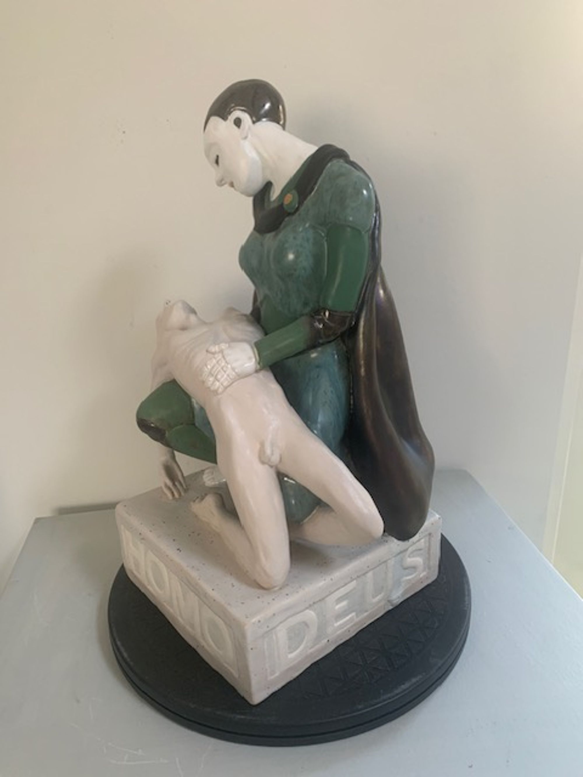 Pietà Homo Deus