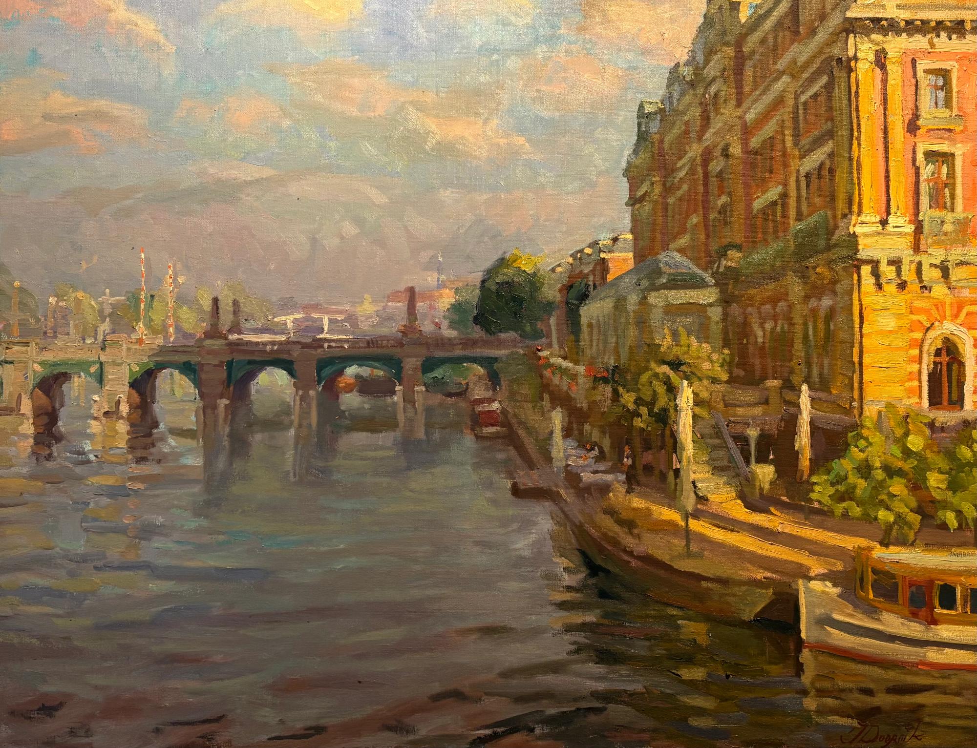 Amstelhotel met Amstelbrug in de ochtend