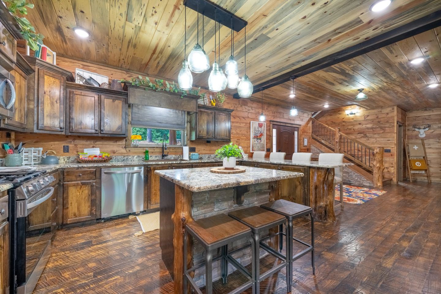 Spacious kitchen ready for your family meals