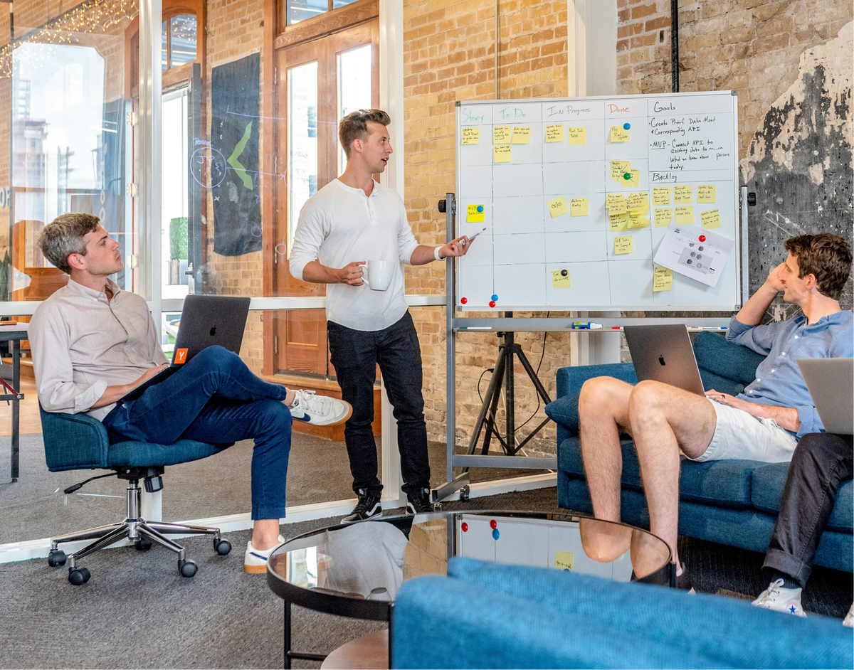 Flex partnership team drawing on white borad