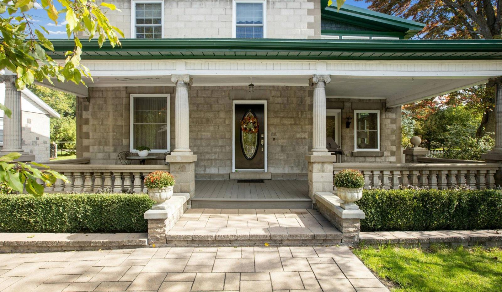 FHA Down Payment Requirements in North Carolina: What to Know Before You Buy - starter home exterior