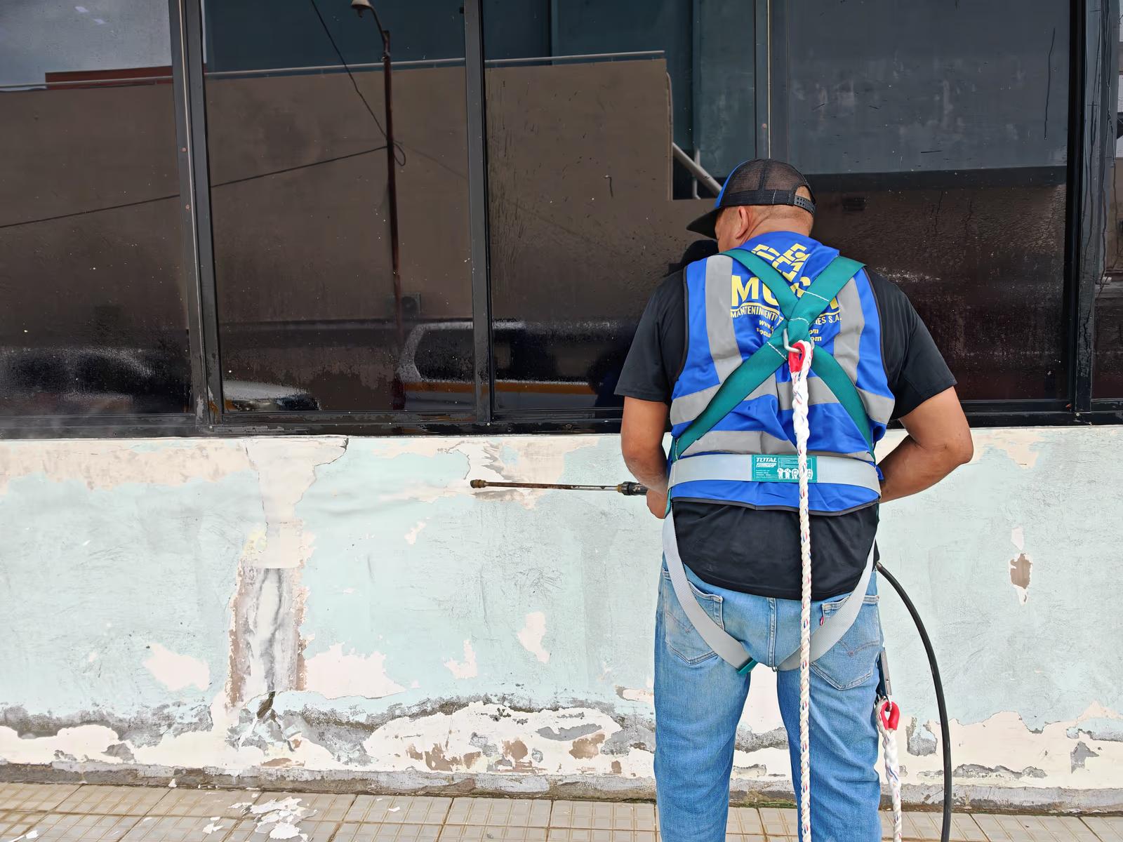 Pintura e impermeabilización de edificio - Antes 37