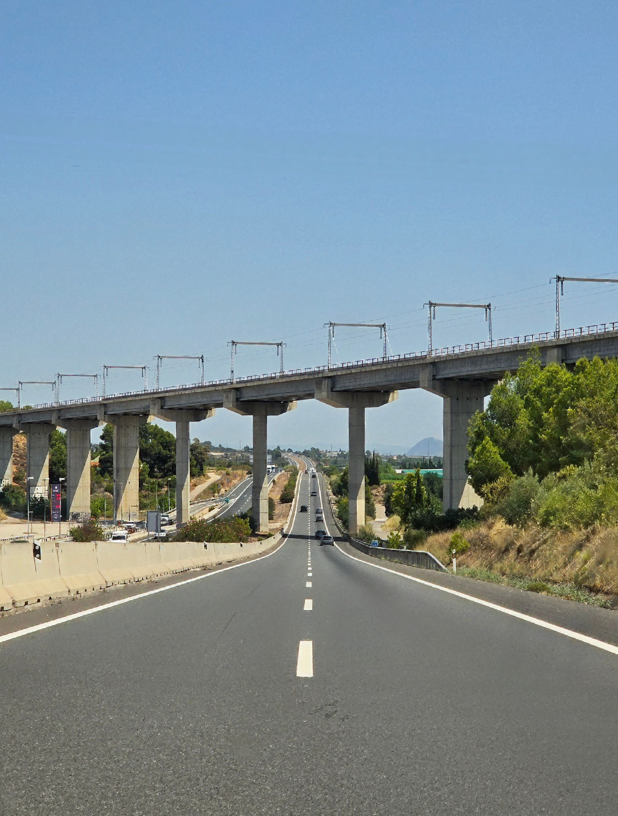 Diseño y Construcción de Áreas comerciales e Industriales
