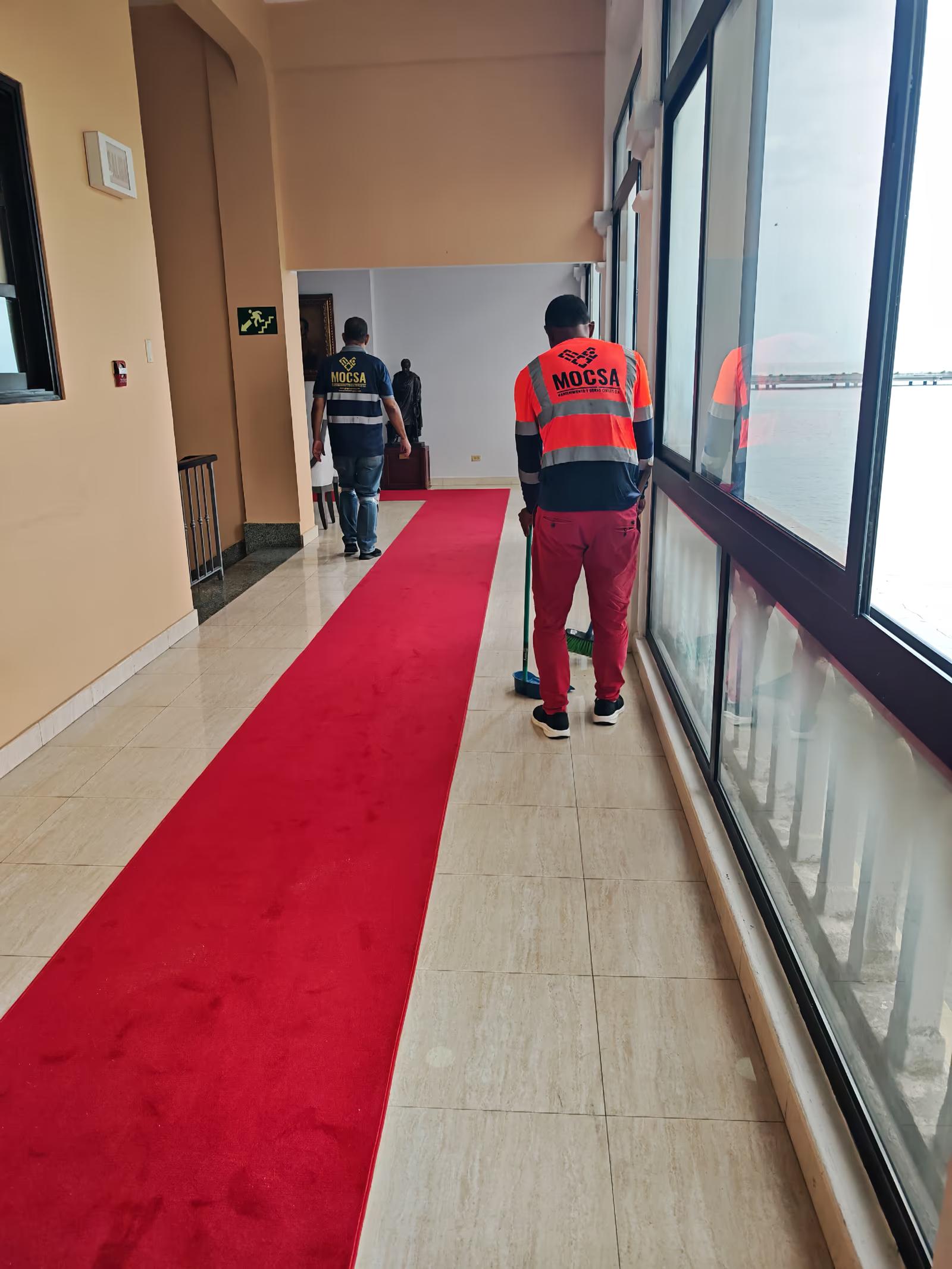 Cambio de alfombras de alto tráfico - Después 16